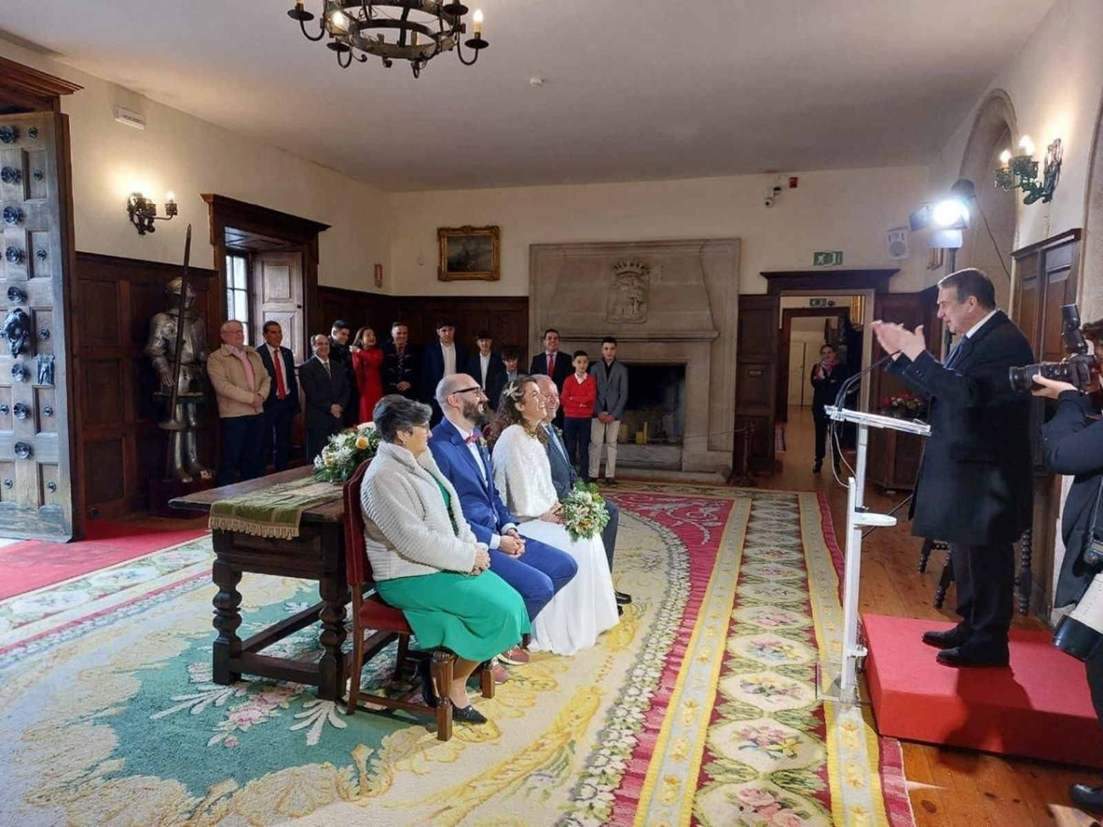 El Pazo Quiñones de León acogió el pasado 30 de diciembre la última boda civil del año, oficiada por el alcalde.