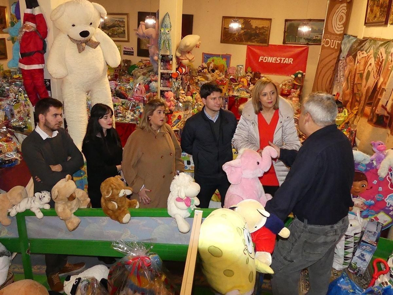 El PP muestra su apoyo a ‘Cada niño, un juguete’, que recoge hasta el 4
