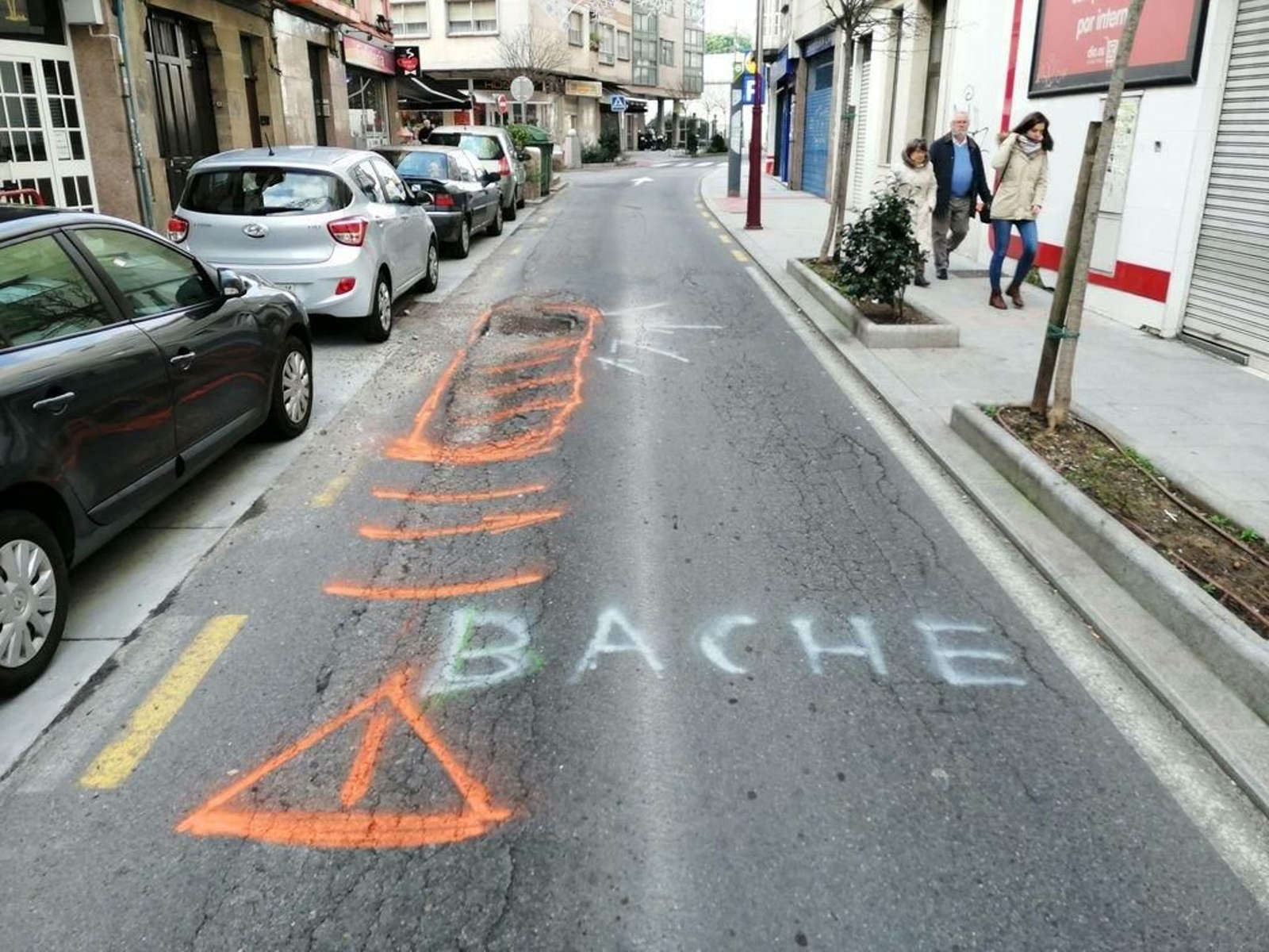 El bache indicado por los vecinos de Doctor Corbal.