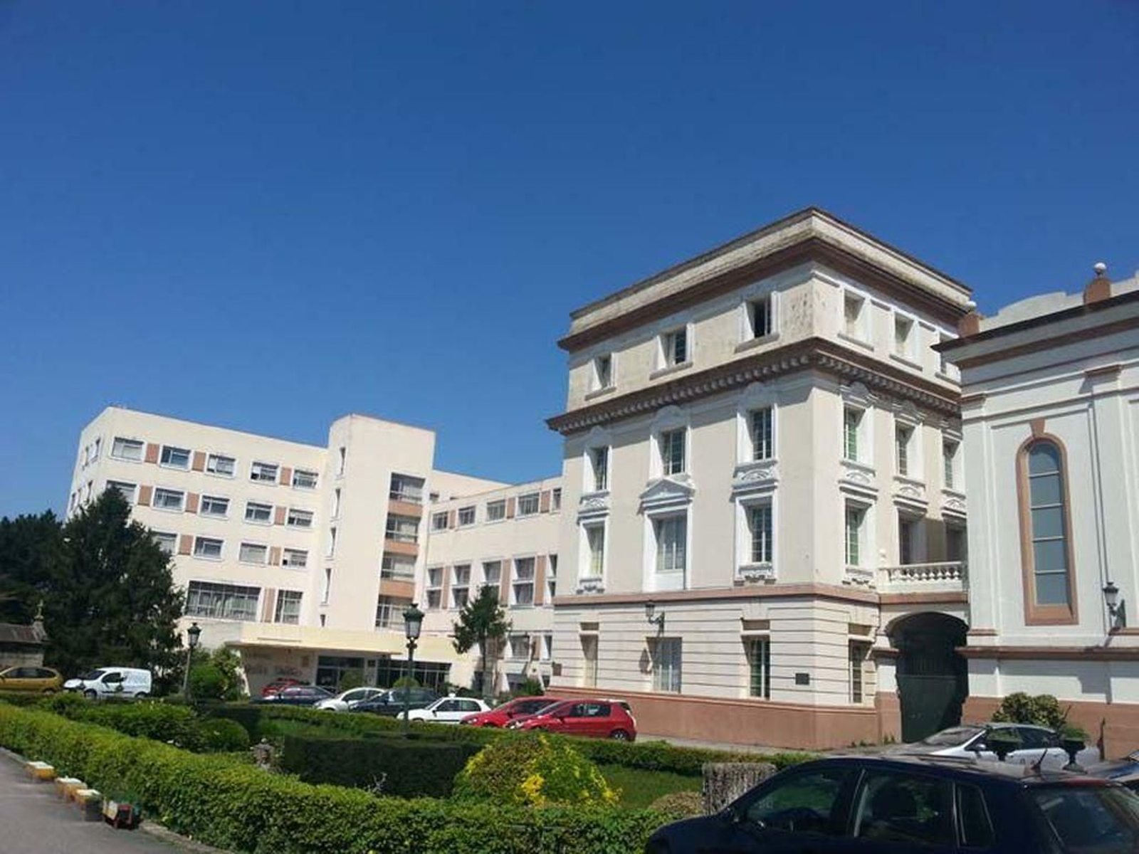 El colegio Apóstol y Miralba, con dos positivos.