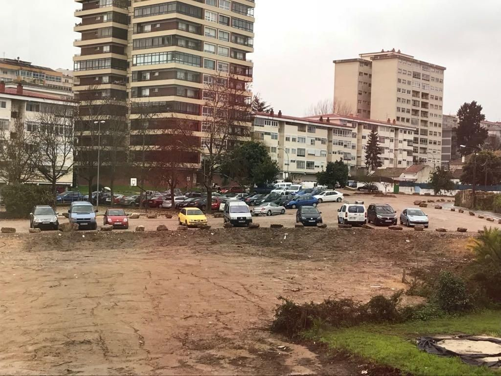 La fallida Ciudad de la Justicia, convertida en improvisado parking público