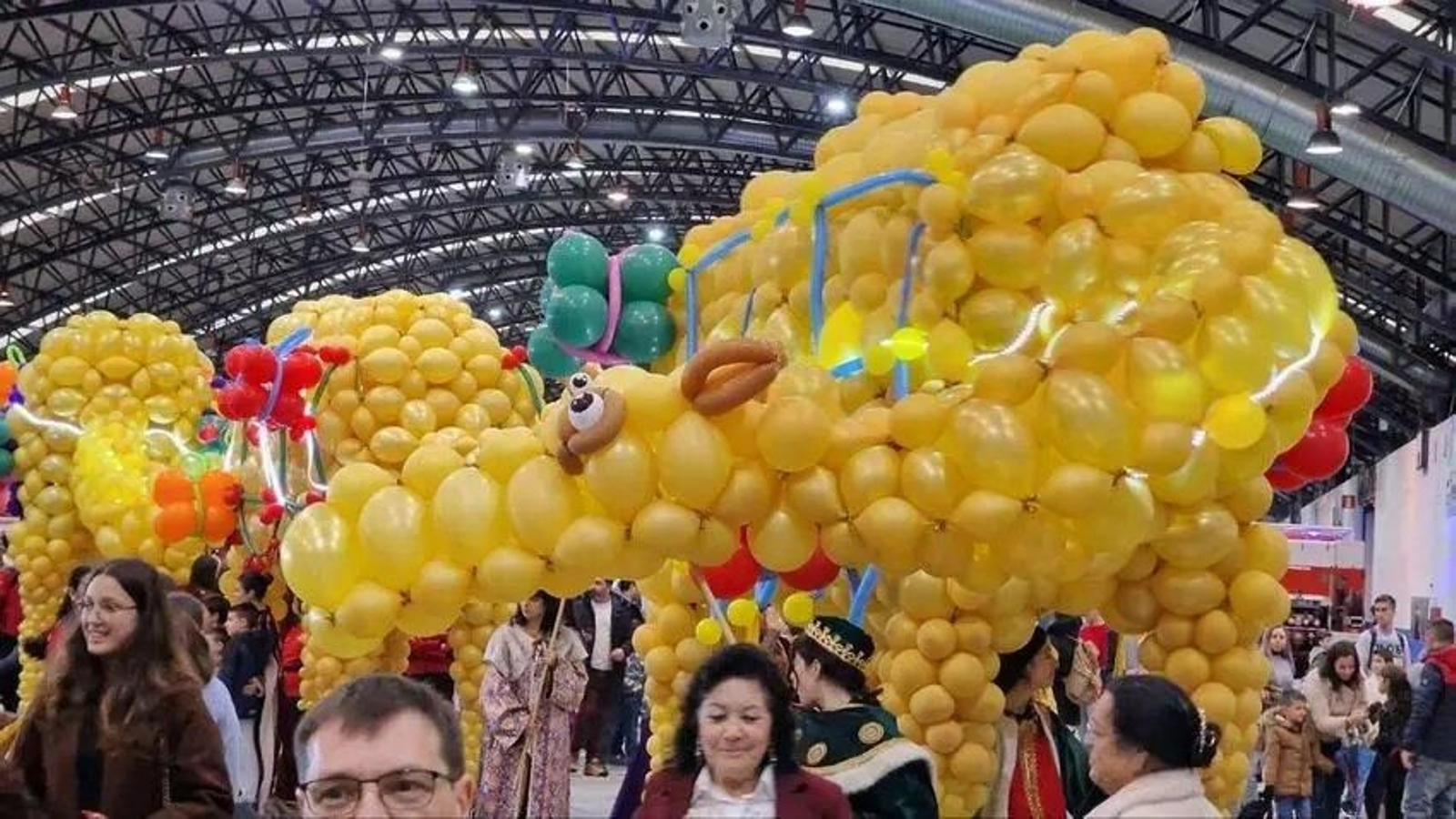 Galería | La Cabalgata de Reyes de Vigo en el Ifevi