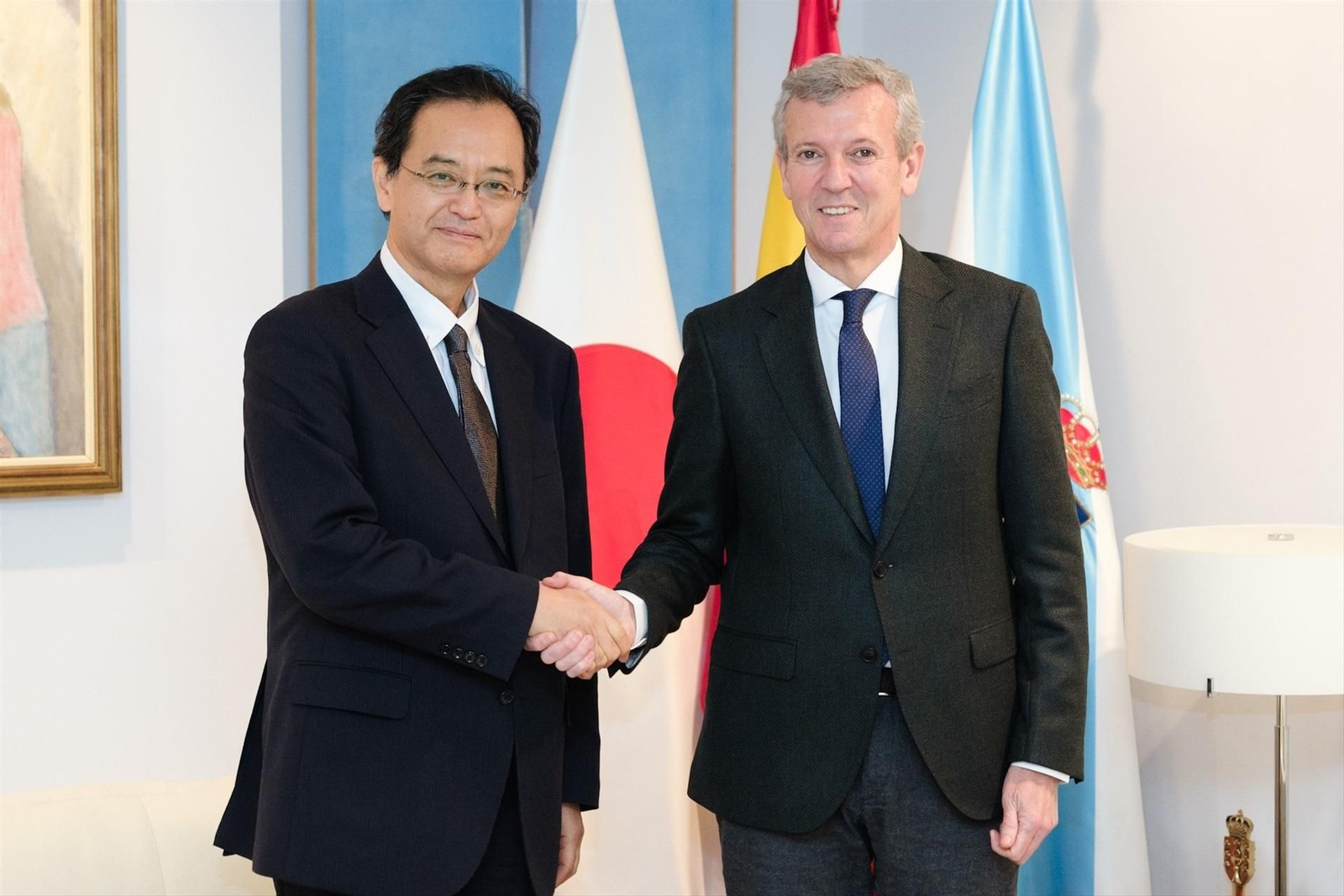El presidente de Galicia, Alfonso Rueda y el embajador de Japón en España,Takahiro Nakamae.