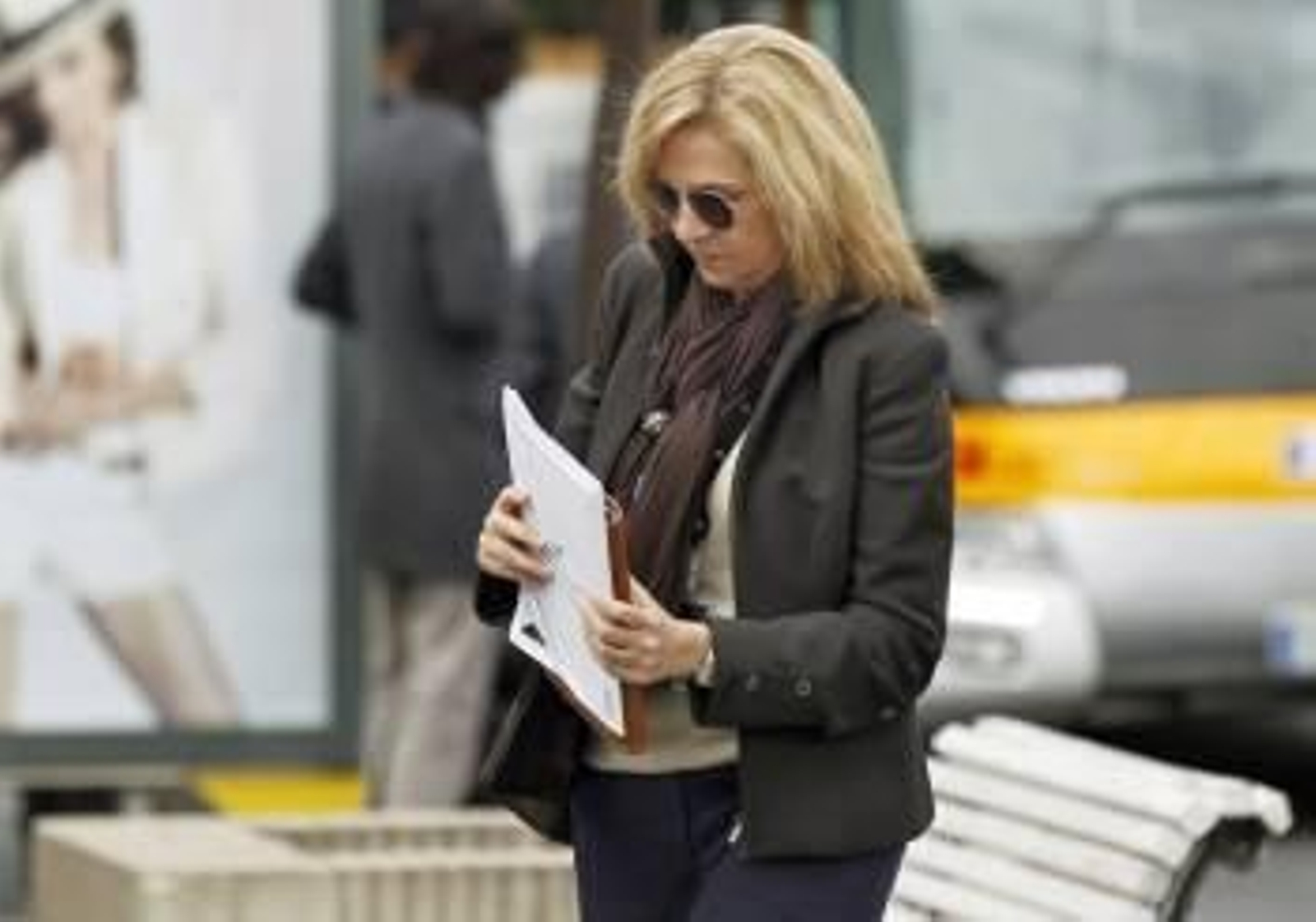 La infanta Cirstina acudiendo a su trabajo en la sede de la Caixa el pasado mes de abril. (Foto: ARCHIVO)