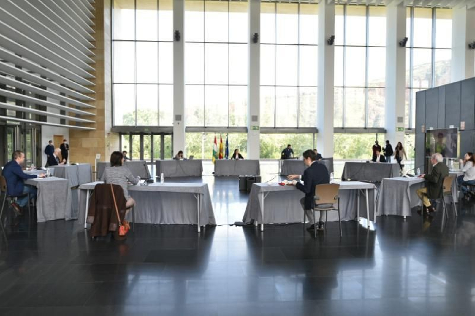 La Rioja Mesa para la Reconstrucción web