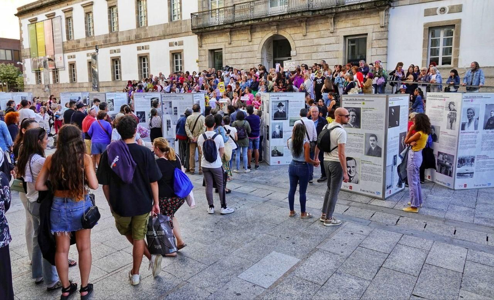 Concentración en apoyo a Jenni Hermoso en Vigo. // Vicente Alonso