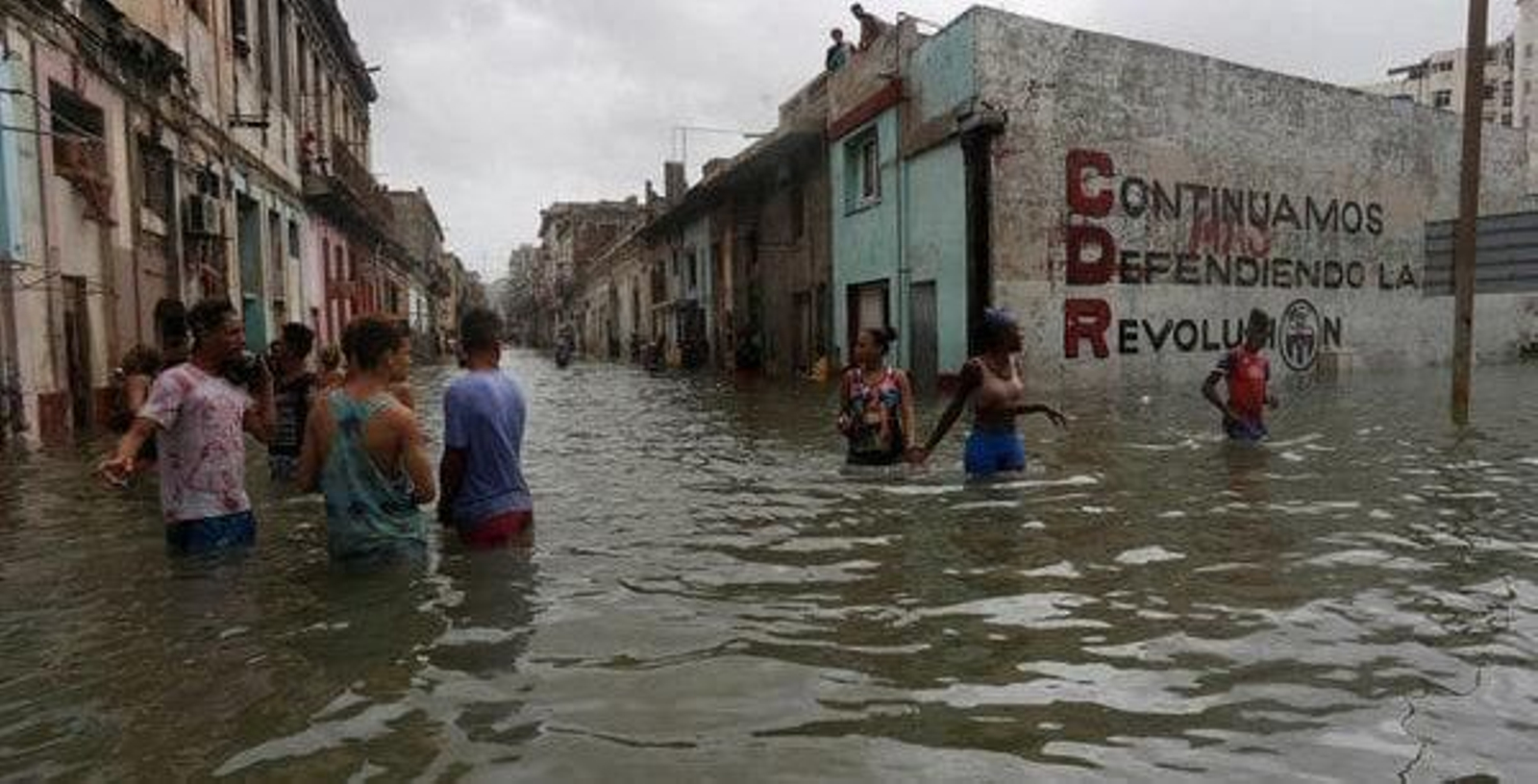 2017-09-10T211734Z_994902868_RC185CE7E6D0_RTRMADP_3_STORM-IRMA-CARIBBEAN-e1505135664678 (1)