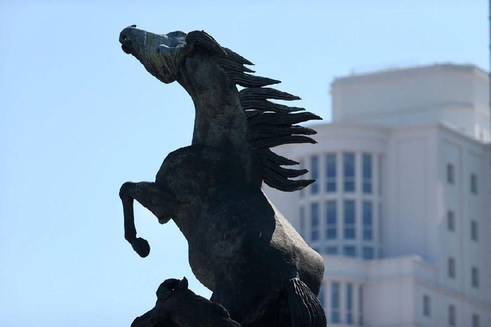 Desmontan la grúa de la Ciudad de la Justicia de Vigo _ Alberte 26