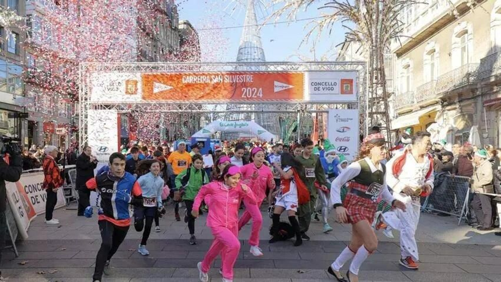 Galería | Vigo corre la San Silvestre 2024 entre multitud de disfraces