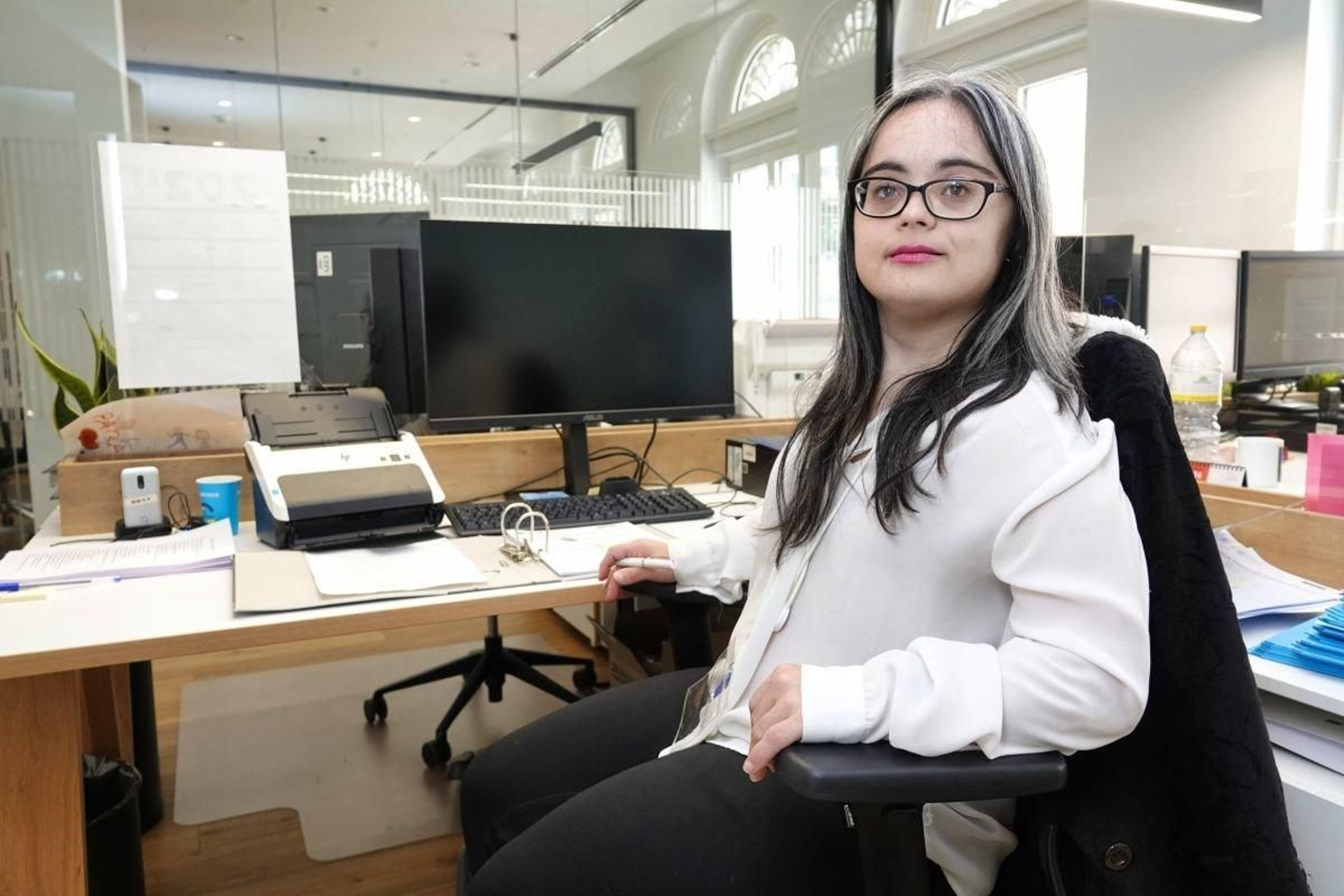 Sara Abalde, ayer en su puesto de trabajo en el Consorcio de la Zona Franca de Vigo.