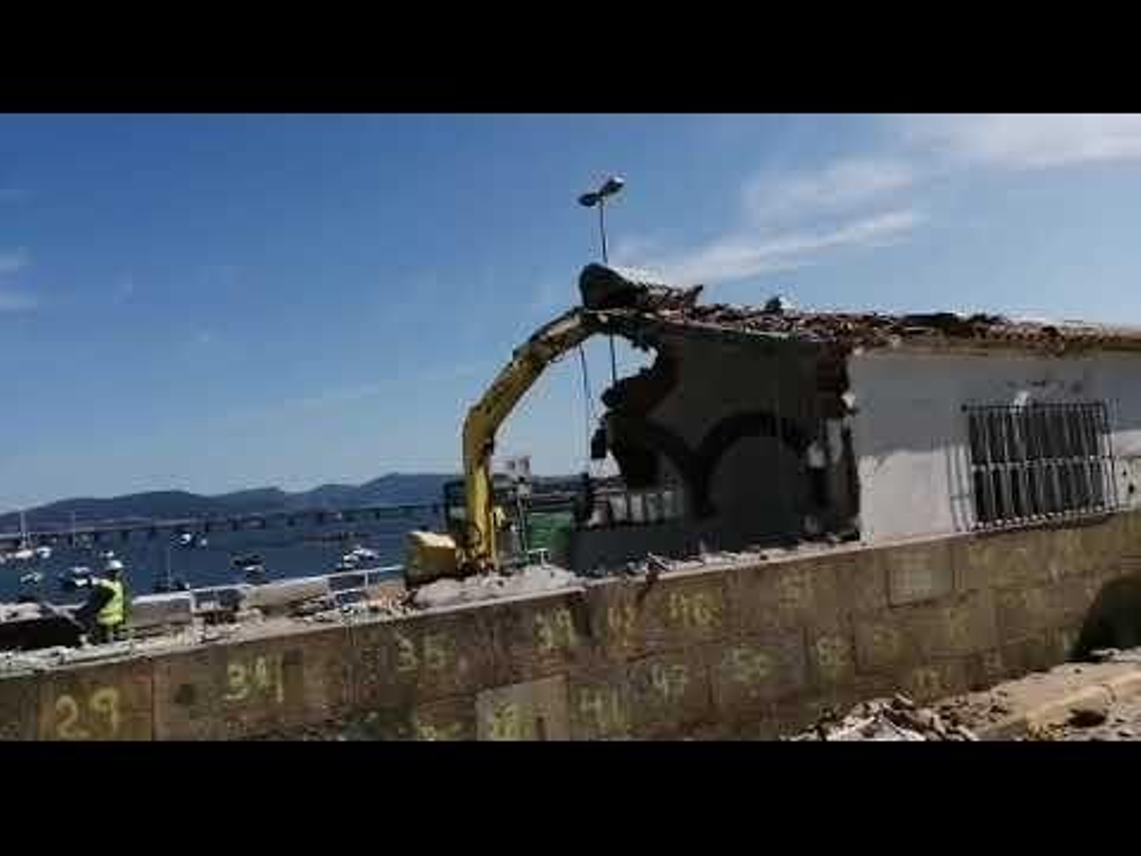 El derribo de la lonja de Canido