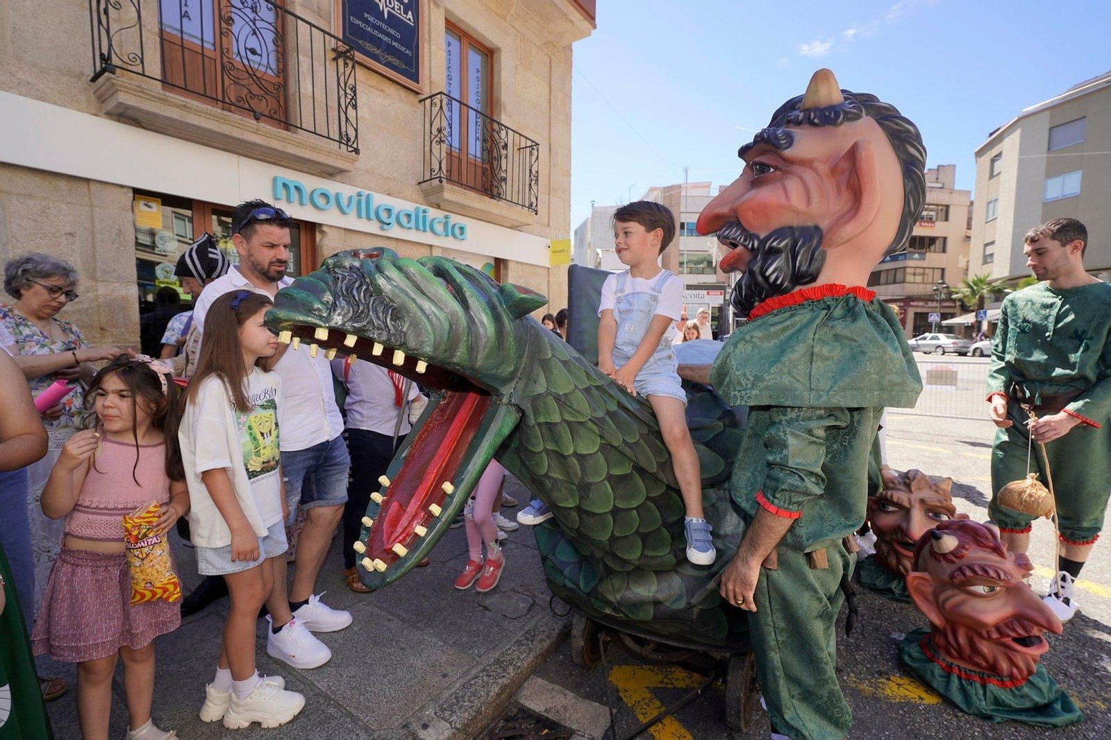Dragón, el monstruo de la Coca, en la Festa da Coca de Redondela 2024.