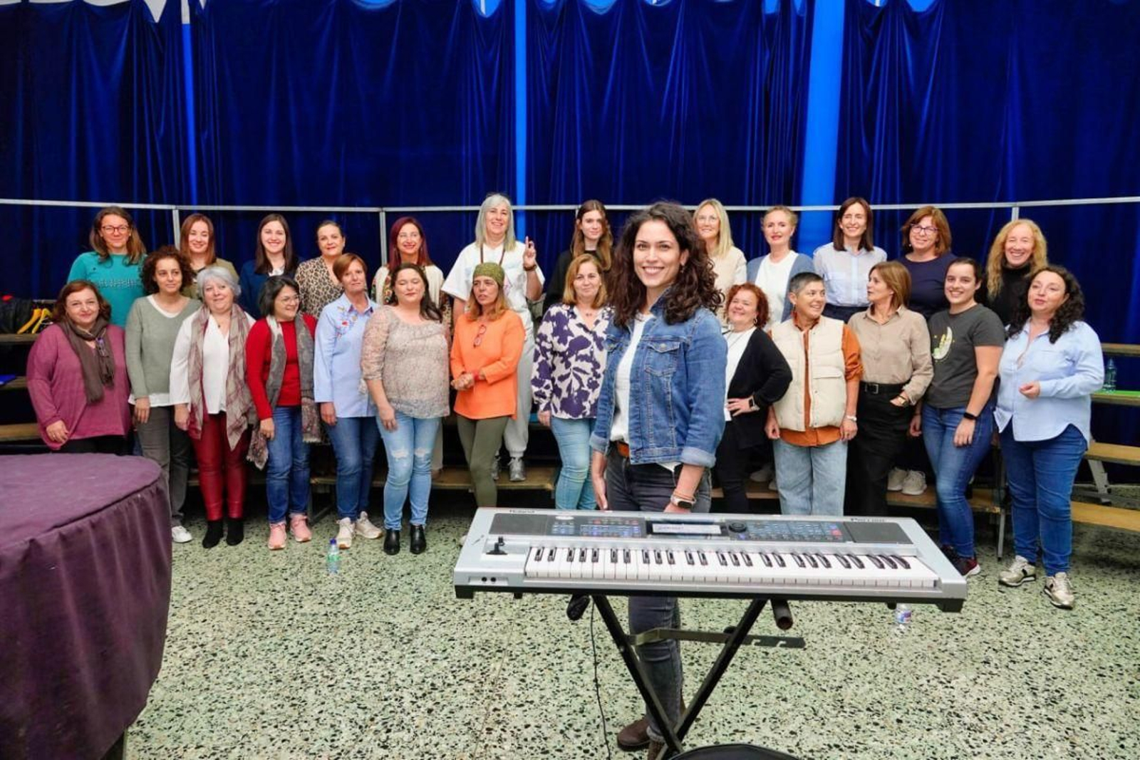 Lucila Pestana dirige el coro Concepción Arenal, el primero solo de mujeres en la Fundación Coral Casablanca.