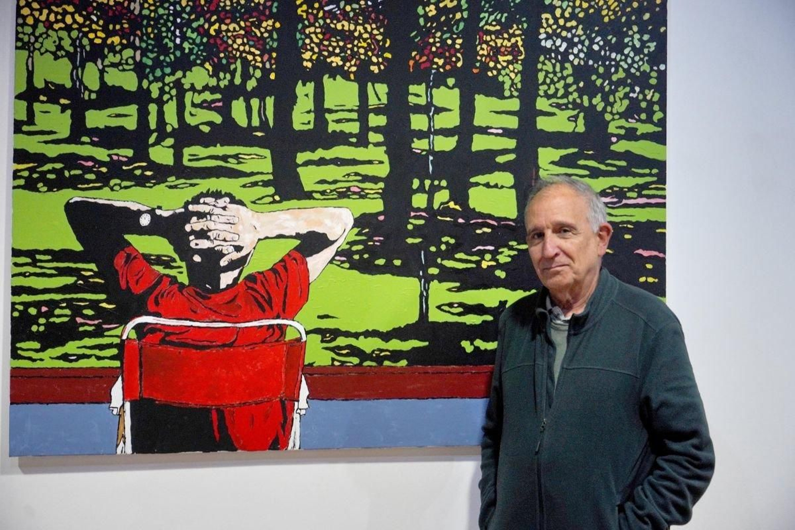 Farruco Sesto, junto a una de las pinturas de la exposición que inaugura hoy en la Emao.