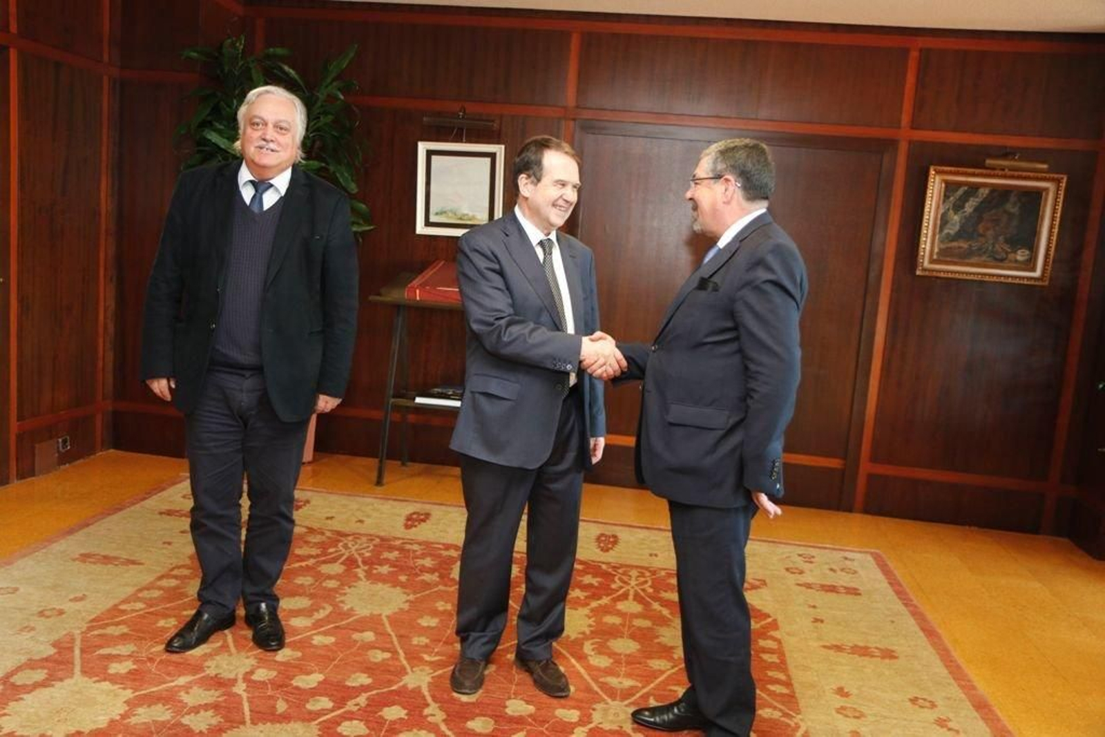 Abel Caballero recibió ayer como presidente de la FEMP a Manuel Machado, su homólogo en Portugal.
