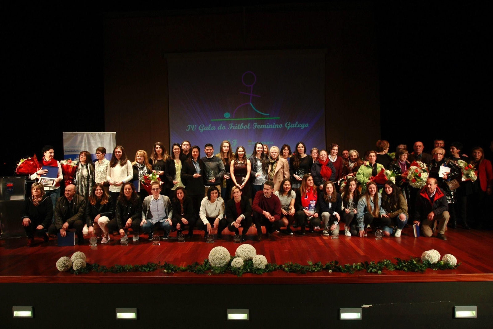 Unas trescientas personas asistieron a la gala del fútbol femenino gallego, celebrada en Ribadumia.
