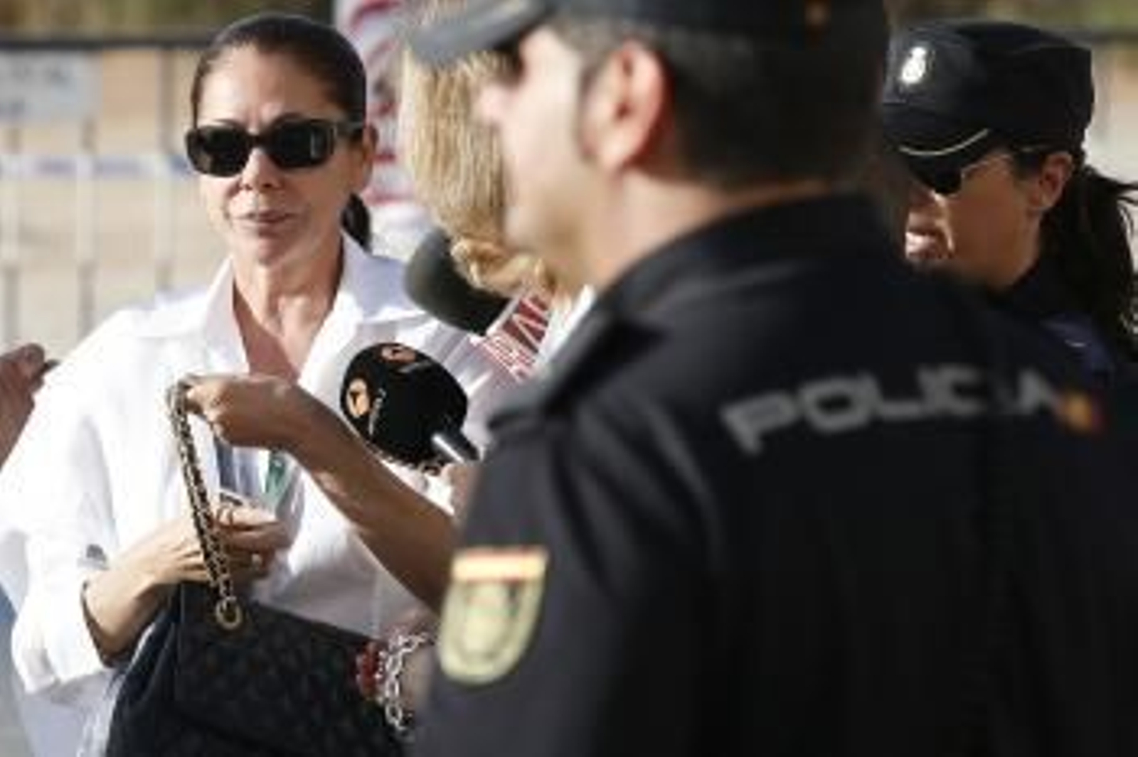 La tonadillera Isabel Pantoja, a su llegada hoy, a la Audiencia Provincial de Málaga.