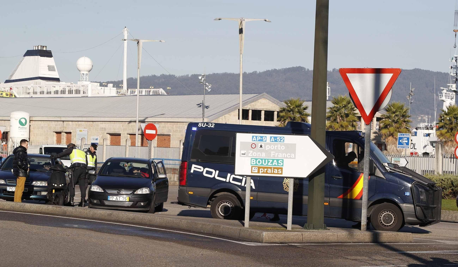 Control  en Vigo antiterrorista de la Policía Nacional