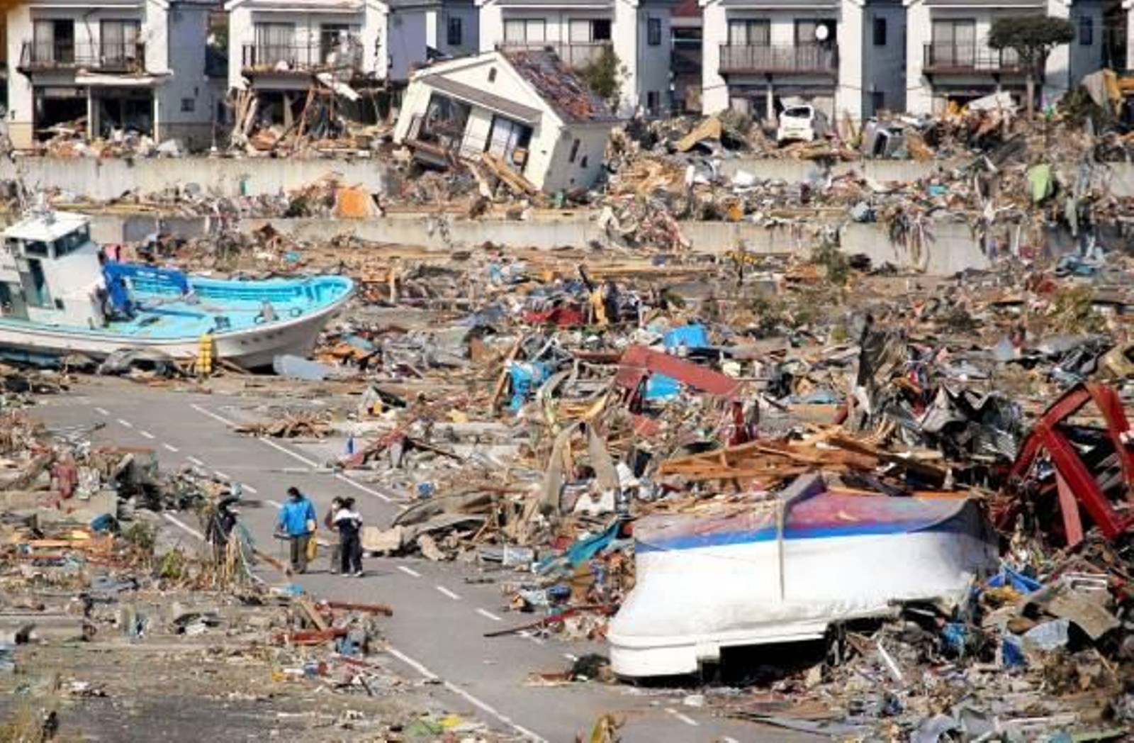 Efectos del devastador tsunami en Japón.