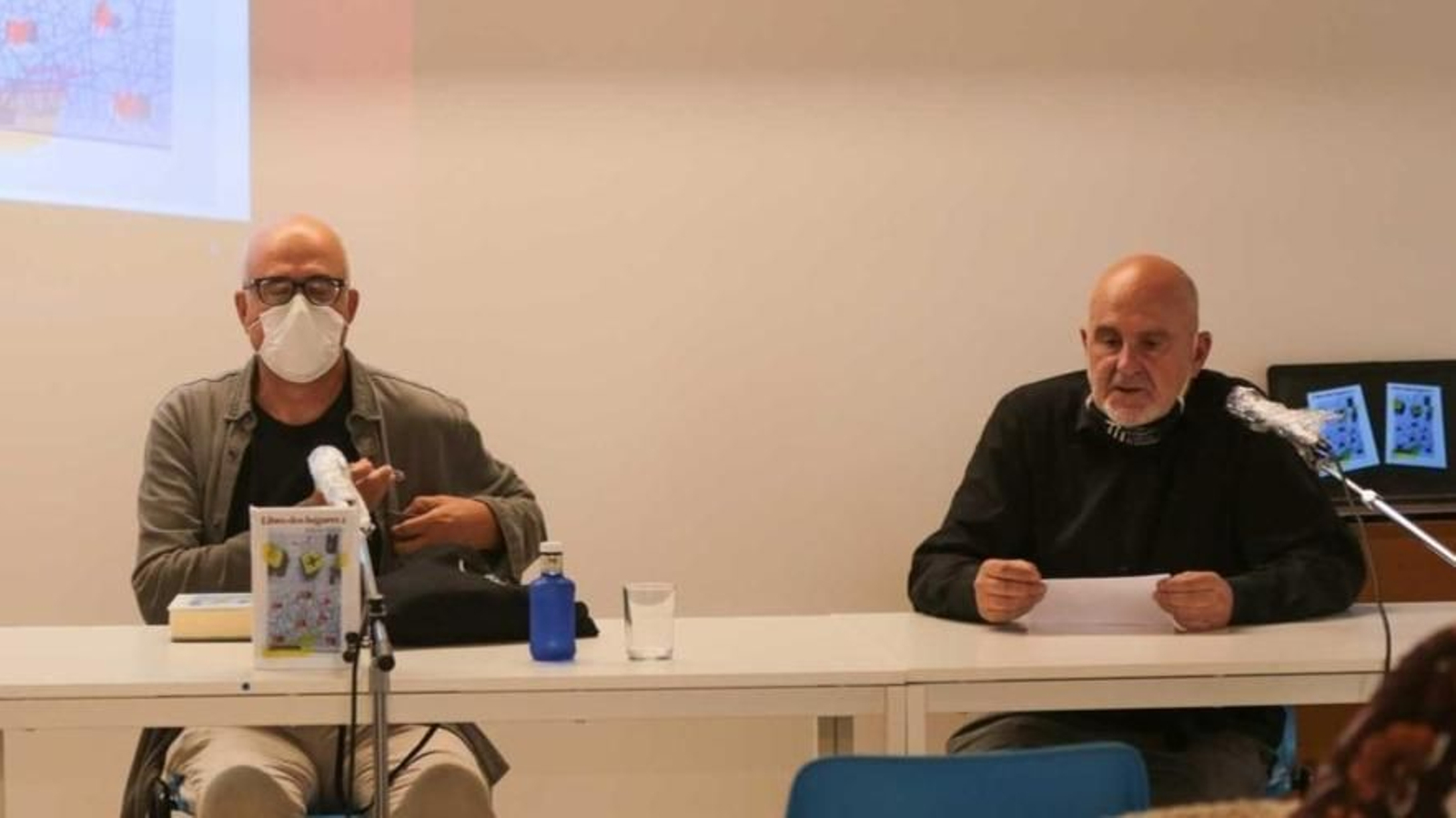 Antón Patiño, con Antón Reixa quen exerceu como mestre de cerimonias na presentación.