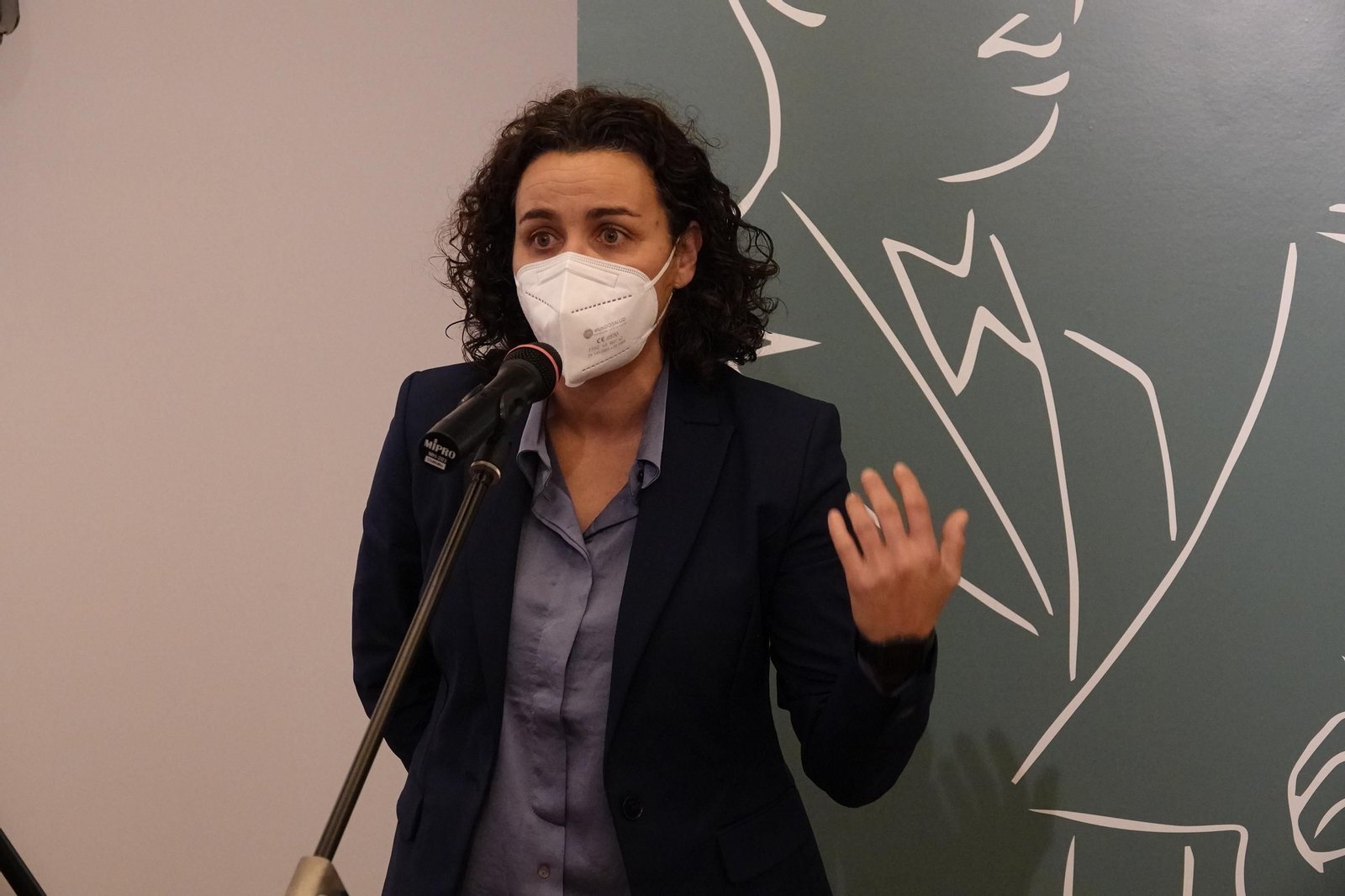 Presentación en la Pinacoteca de "Nos vieiros da arte galega", sobre a colección municipal de Francisco Fernández del Riego.