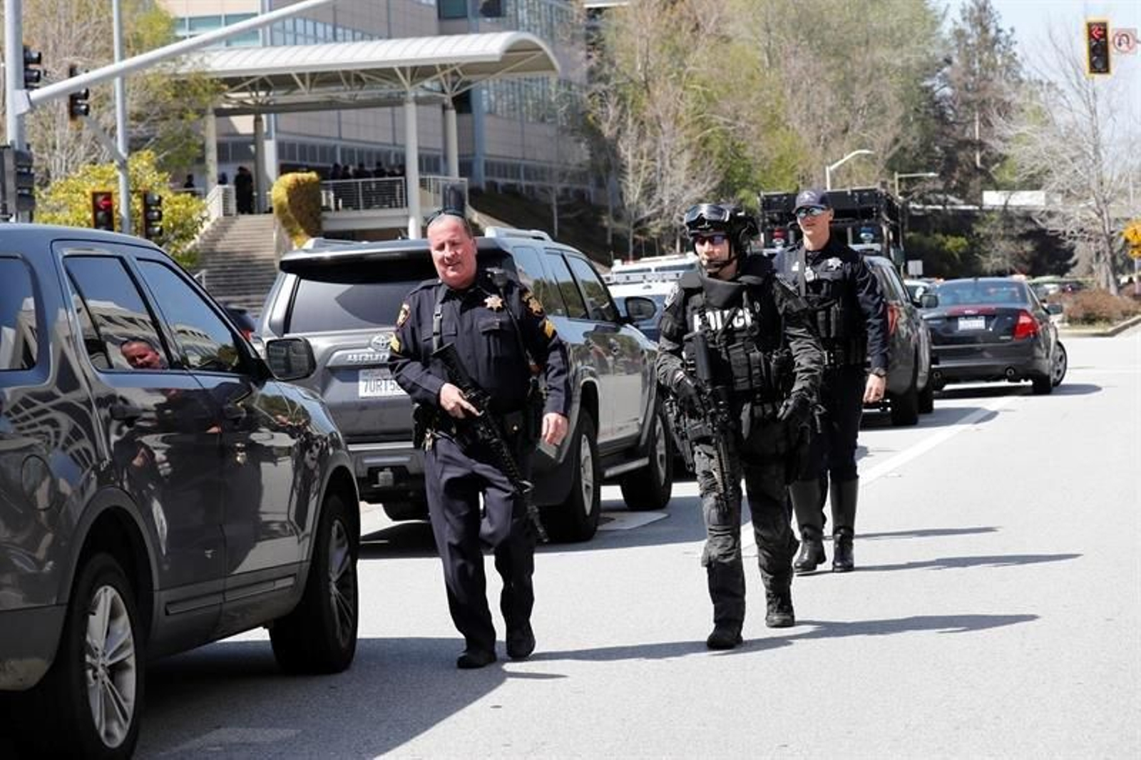 La Policía vigila los alrededores de la sede de YouTube en San Bruno, California