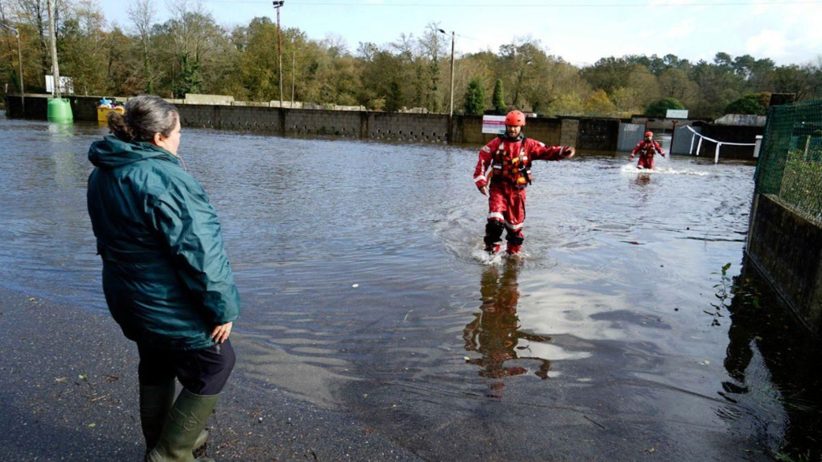 Los Bomberos del GES de Ponteareas trabajaron incansablemente cubriendo  emergencias por la ríada del Tea.