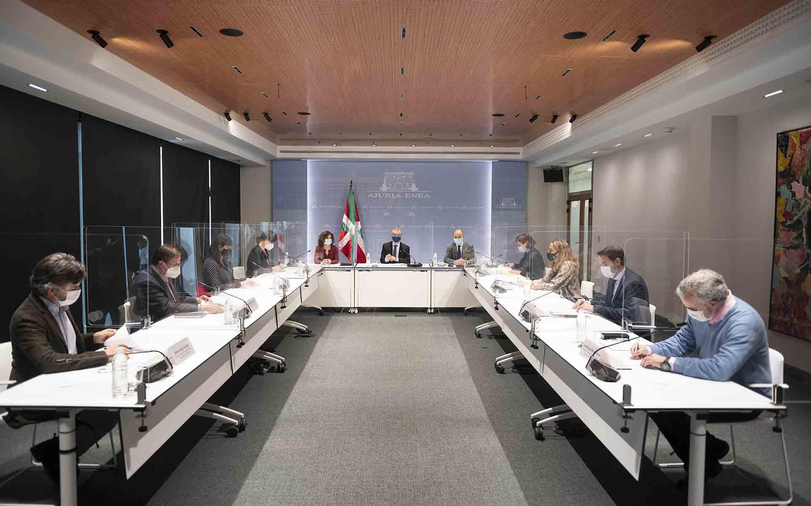 El Lehendakari preside la primera reunión del Consejo Asesor de Colectividades Vascas de esta nueva legislatura. Foto Irekia
