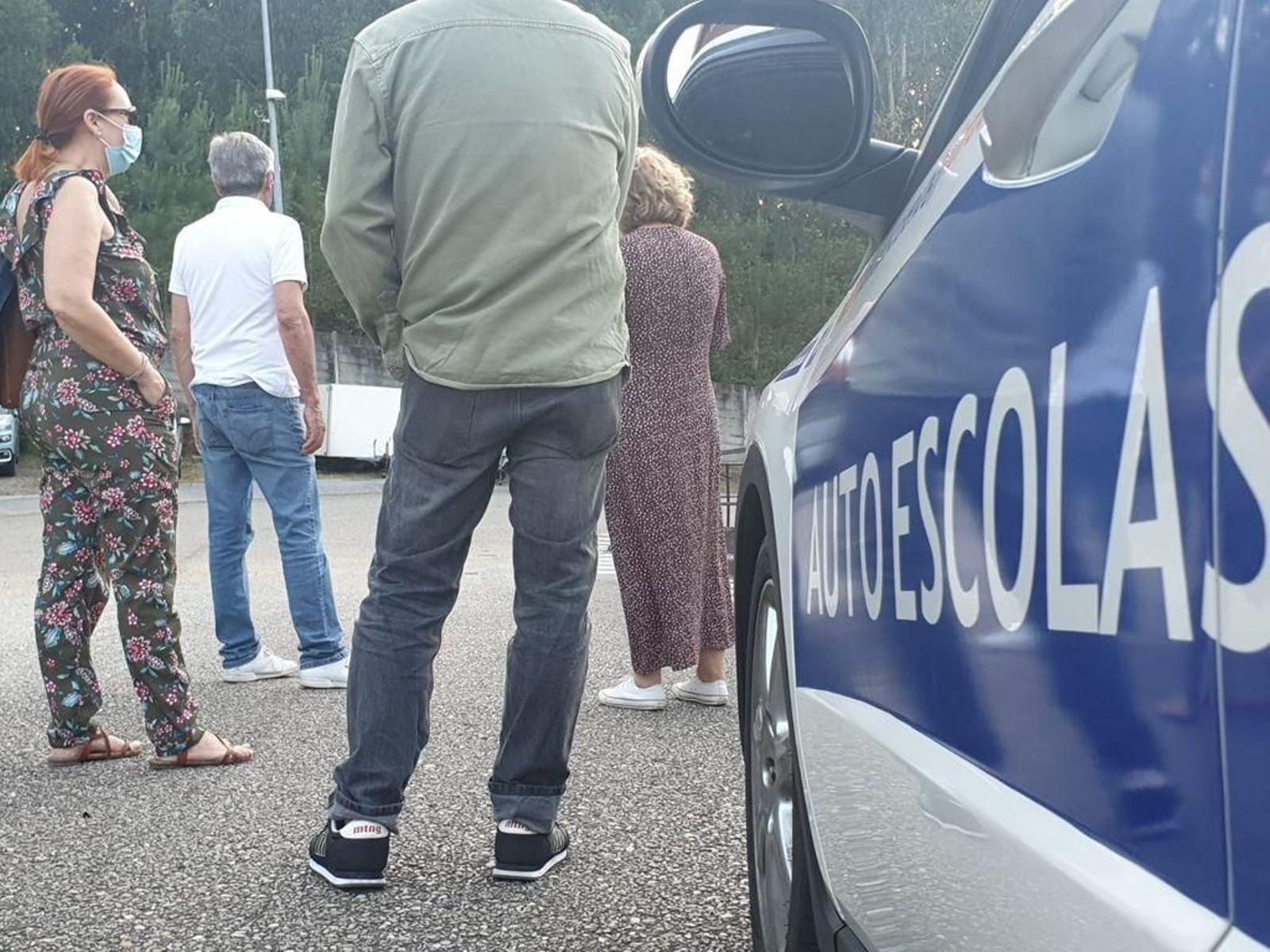 Responsables de las autoescuelas se reunieron ayer en las pistas de Beade.