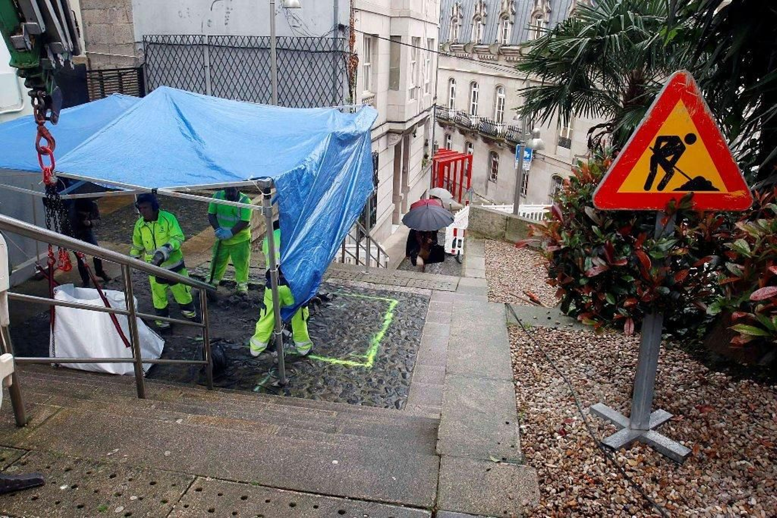 Cata arqueológica en las escaleras de II República