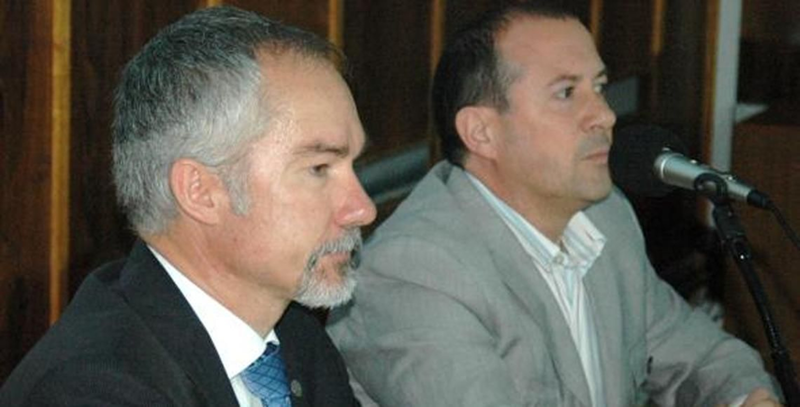 Ricardo González, director general de Energía y Minas, en primer plano.