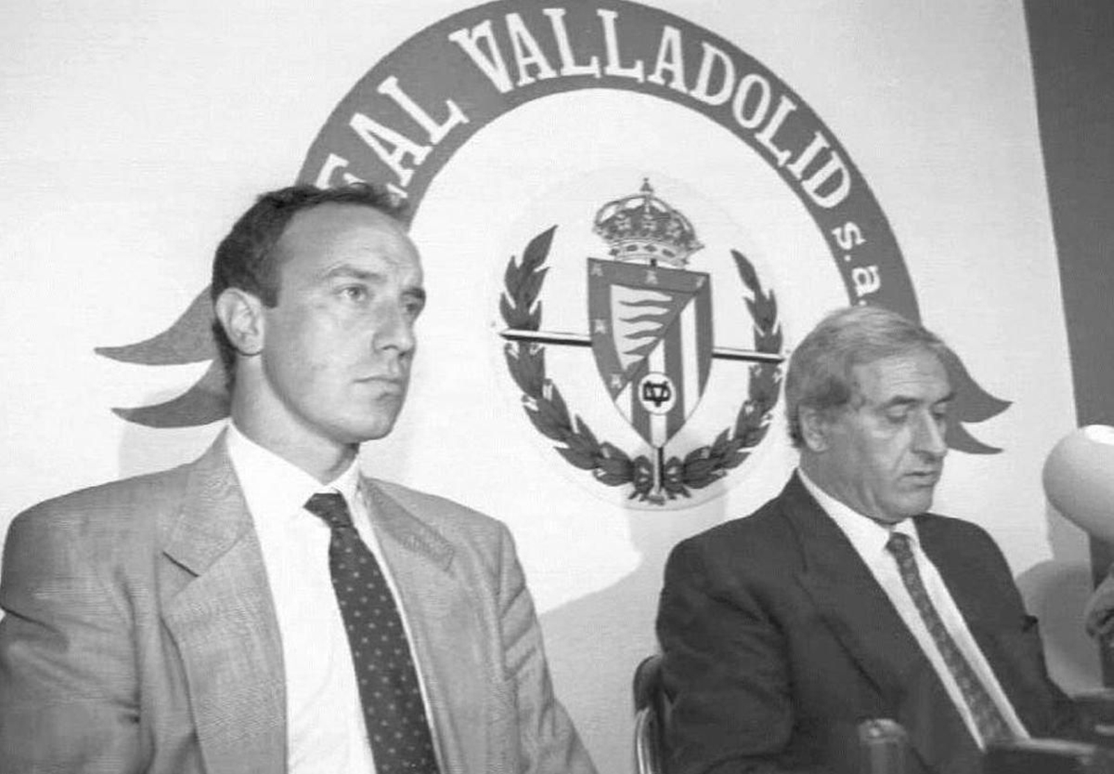 El técnico celeste, Rafa Benítez, en 1995, cuando fue presentado como entrenador del Valladolid.
