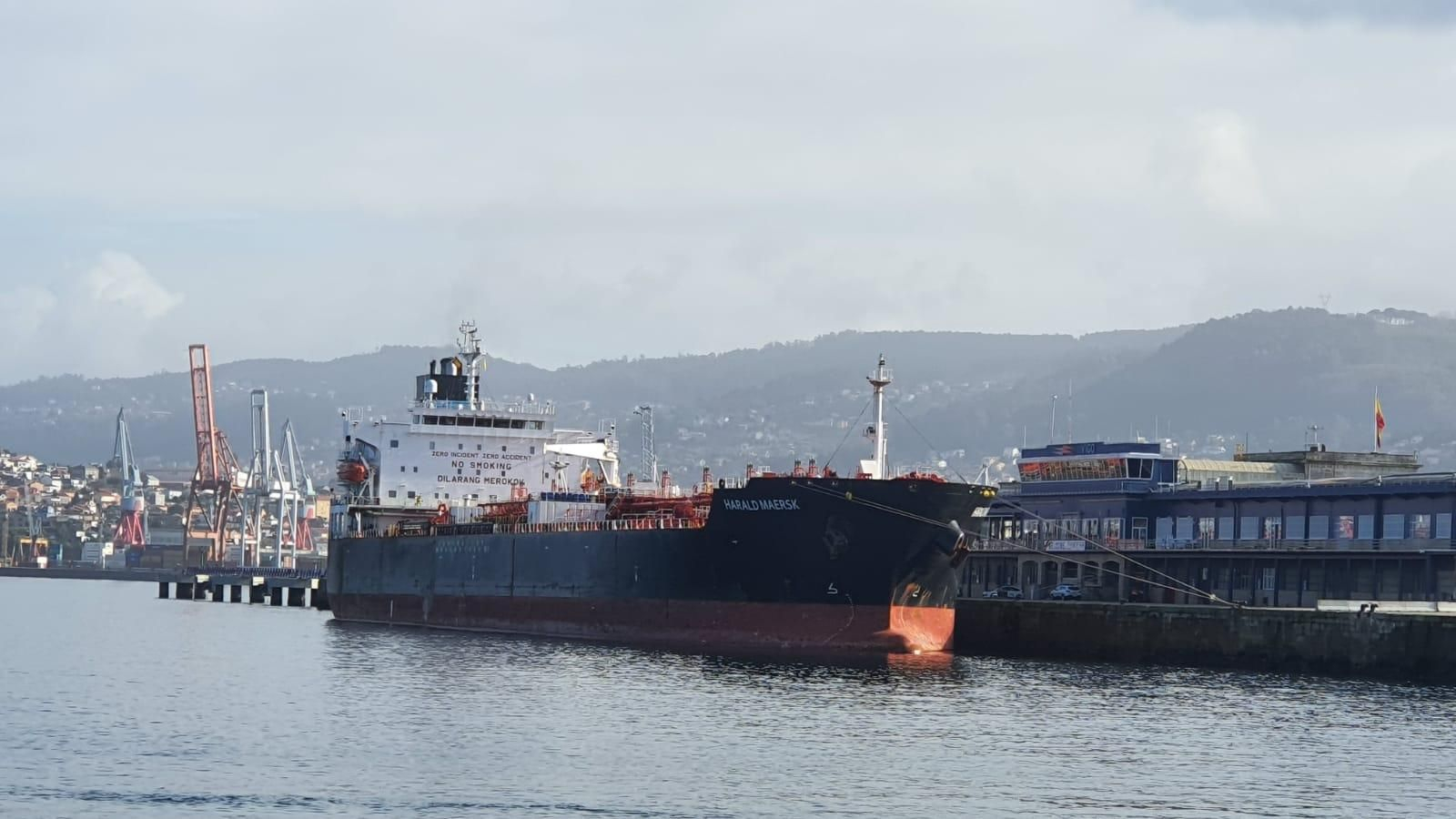 El petrolero Harald Maersk // J.V. Landín