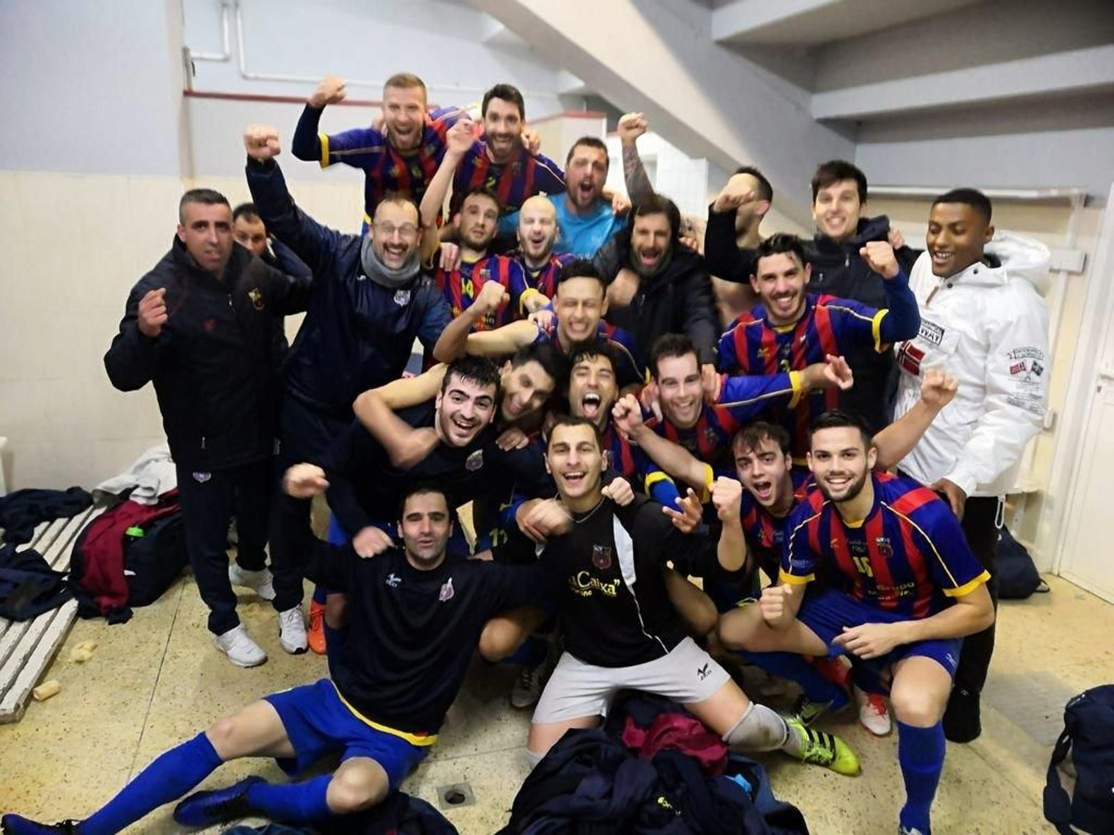 La receta del éxito del Pontellas es que el vestuario es una piña.