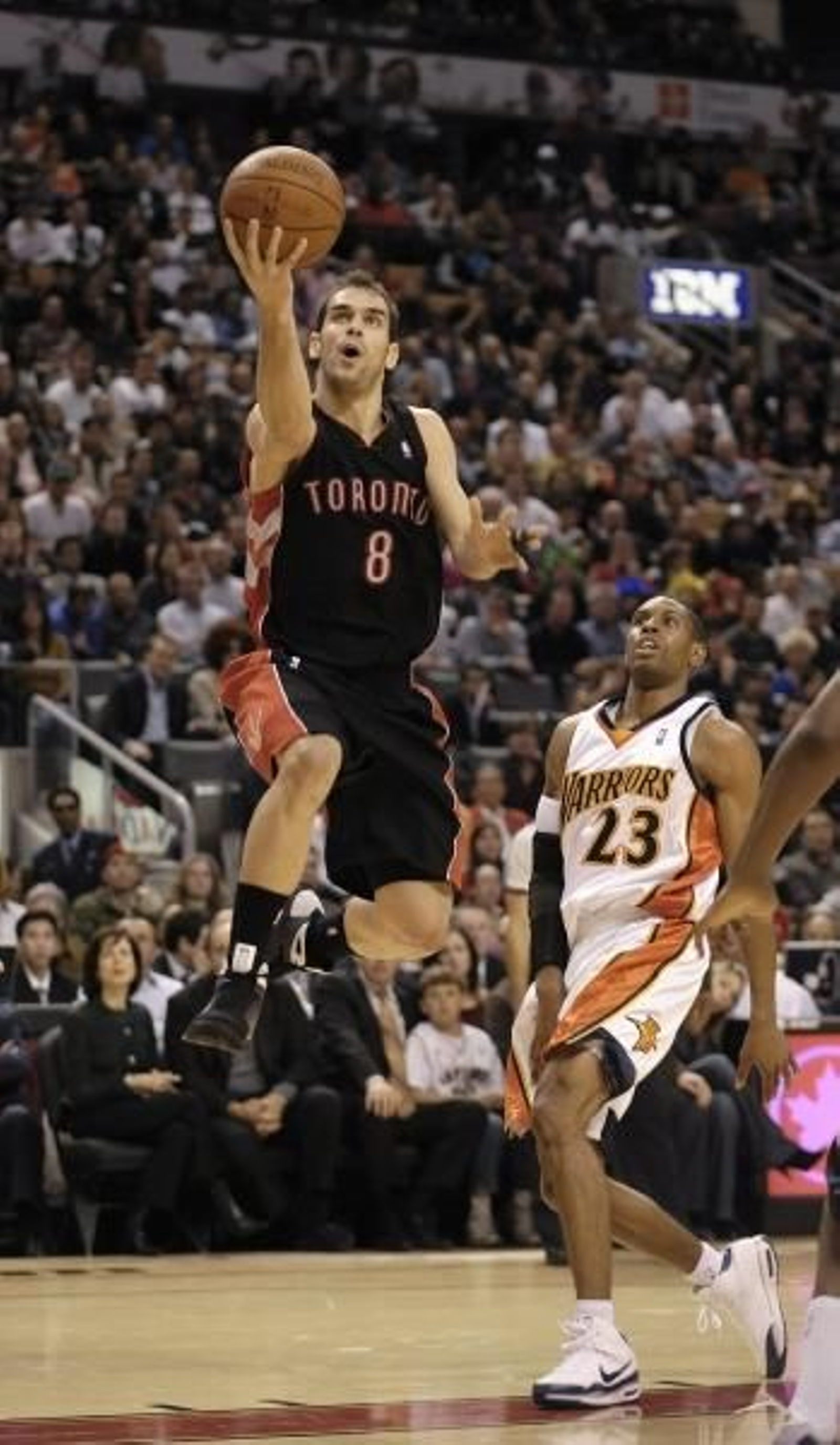 Calderón vuela hacia la canasta. (Foto: EFE)