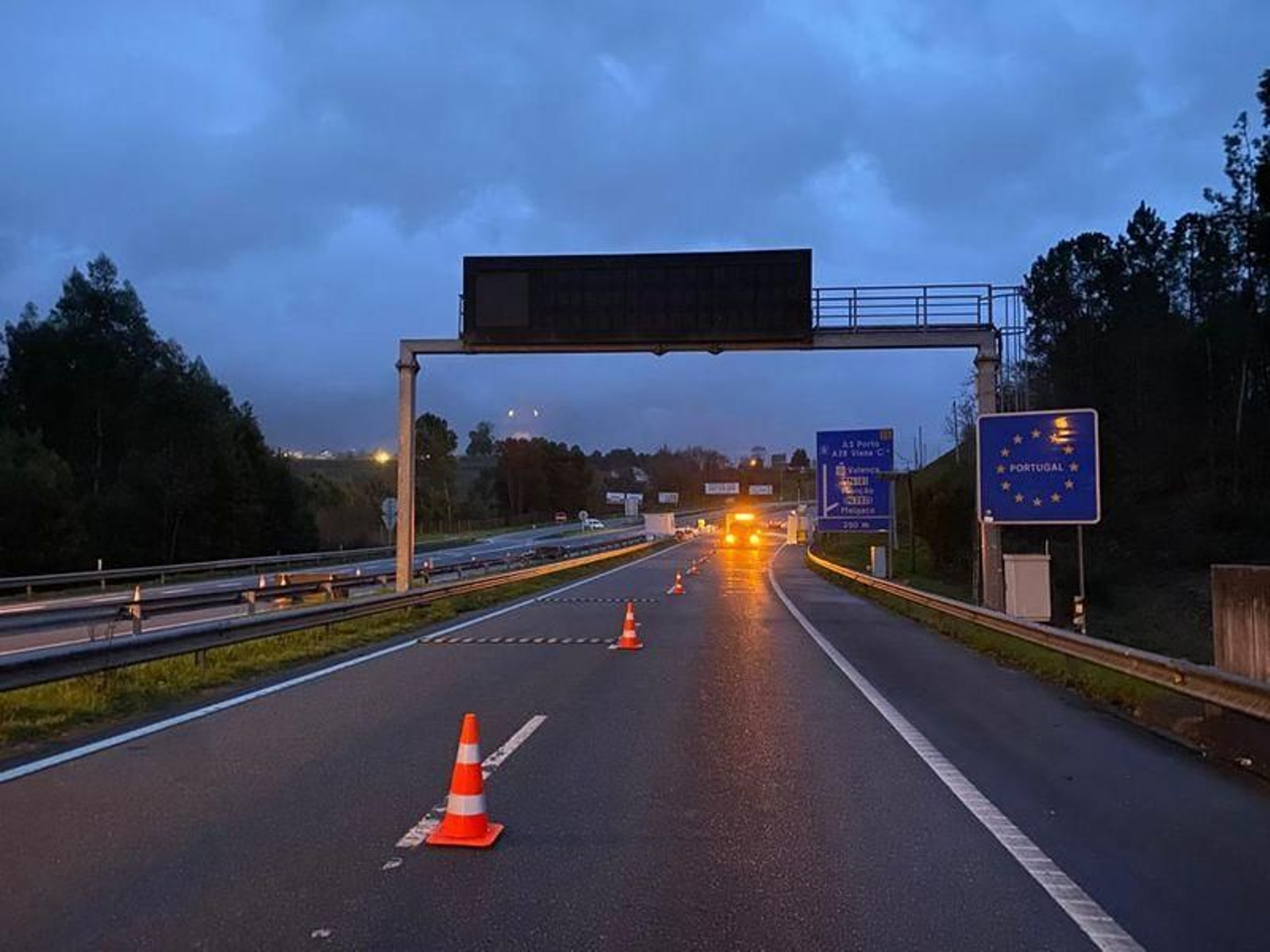 España y Portugal se preparan para el cierre de fronteras // Alberte