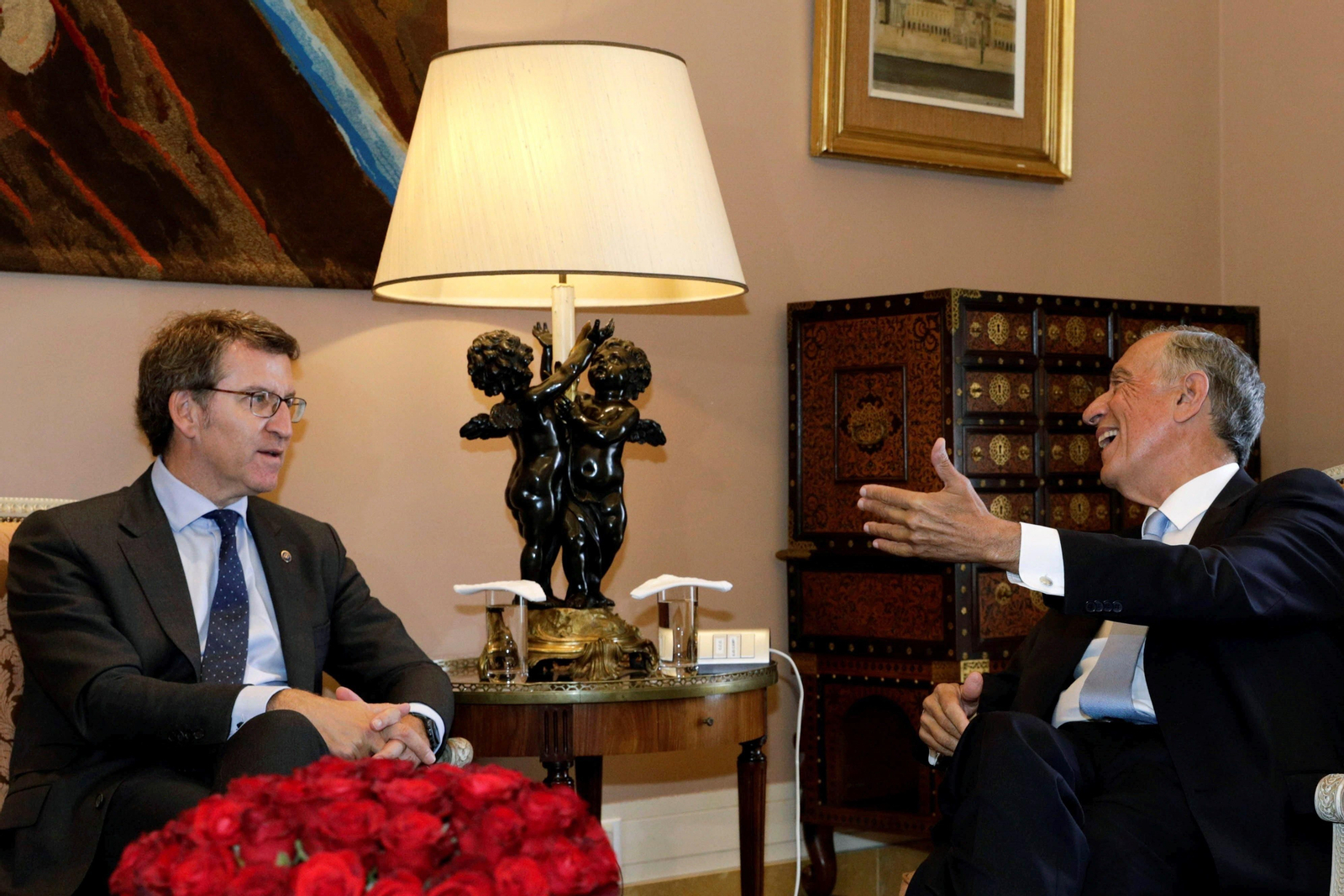 Núñez Feijóo y Rebelo de Sousa, durante el encuentro que mantuvieron en Lisboa.