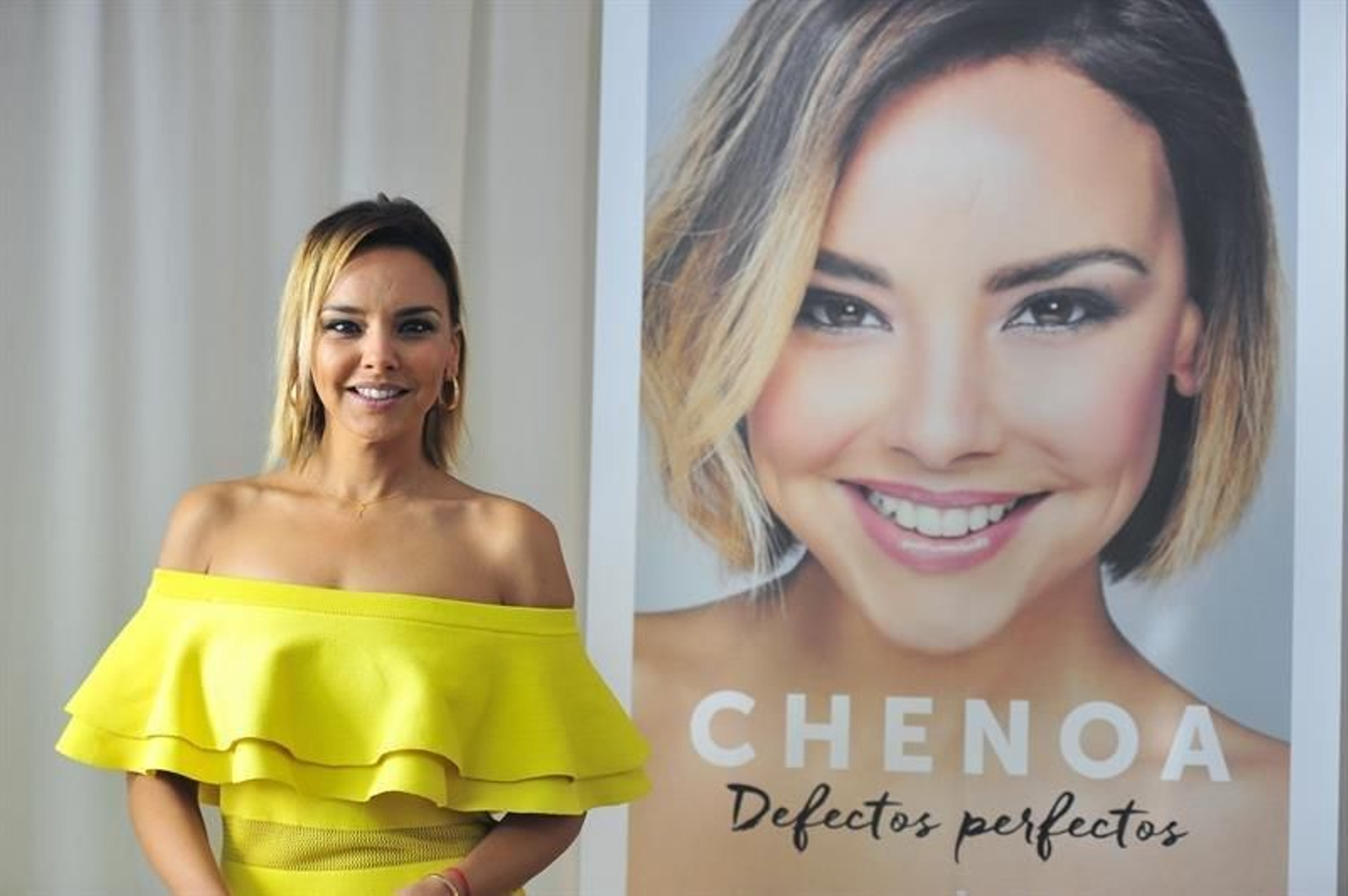 La cantante Chenoa en la presentación de su libro "Defectos Perfectos"