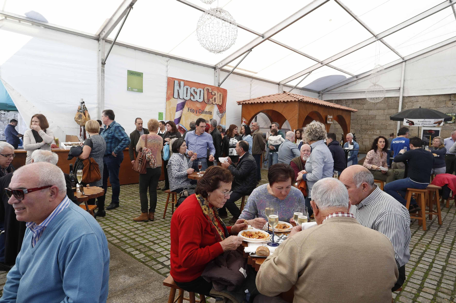 La feria atrajo a numerosos amantes de los vinos, que probaron las diferentes variedades.