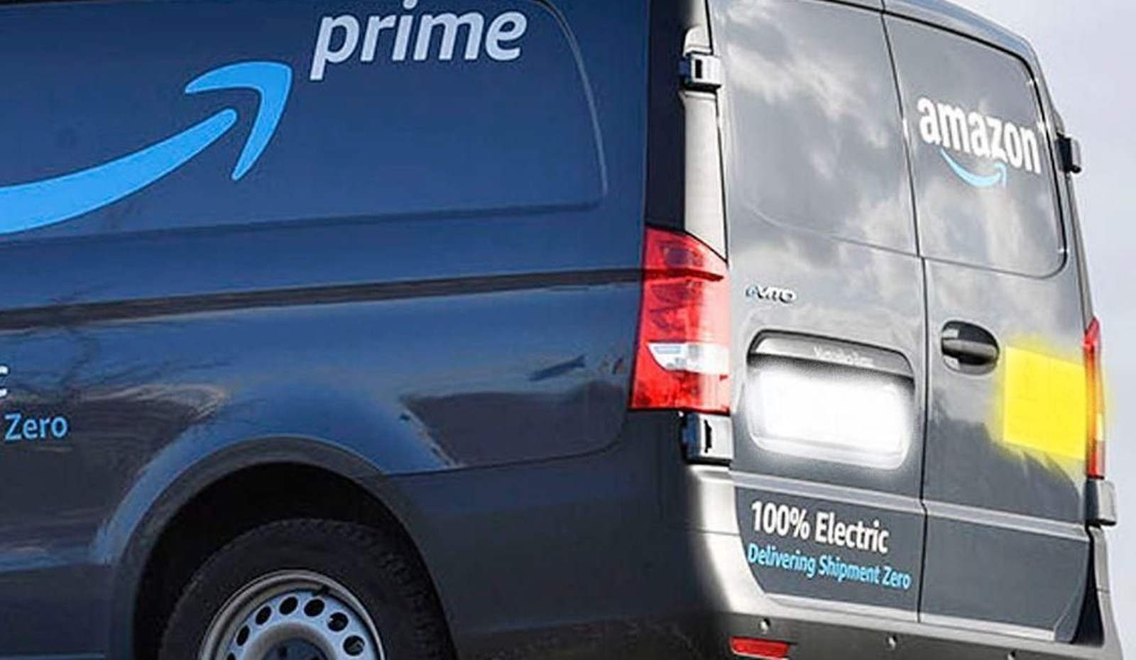 DEJA-FURGON-AMAZON-LLAVESPUESTAS-ABANDONA-EMPRESA