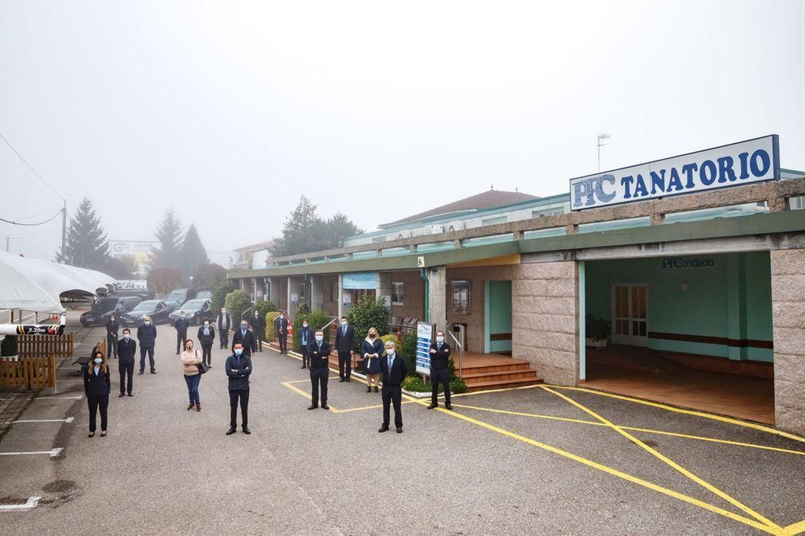 Homenaje en el tanatorio de Ponteareas por parte del personal.