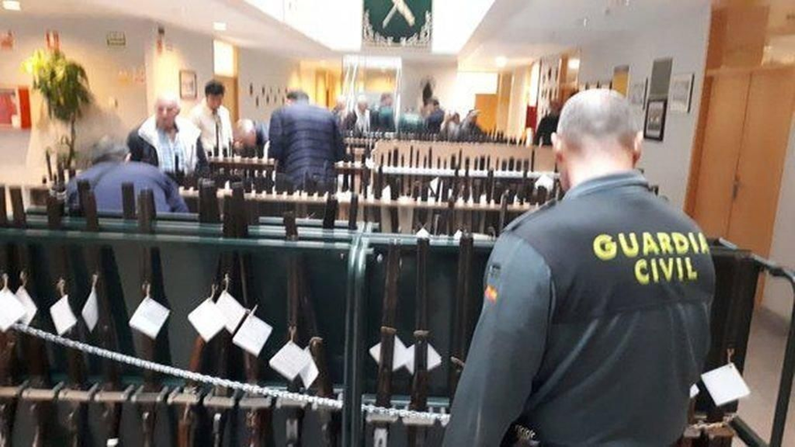 Imagen de la exposición, que se abrió ayer en la Comandancia de Pontevedra.