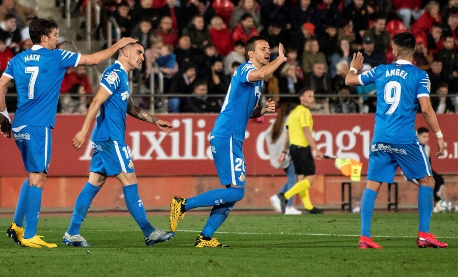 Jugadores del Getafe celebran un gol de Maksimovic en su último partido de Liga, ante el Mallorca.