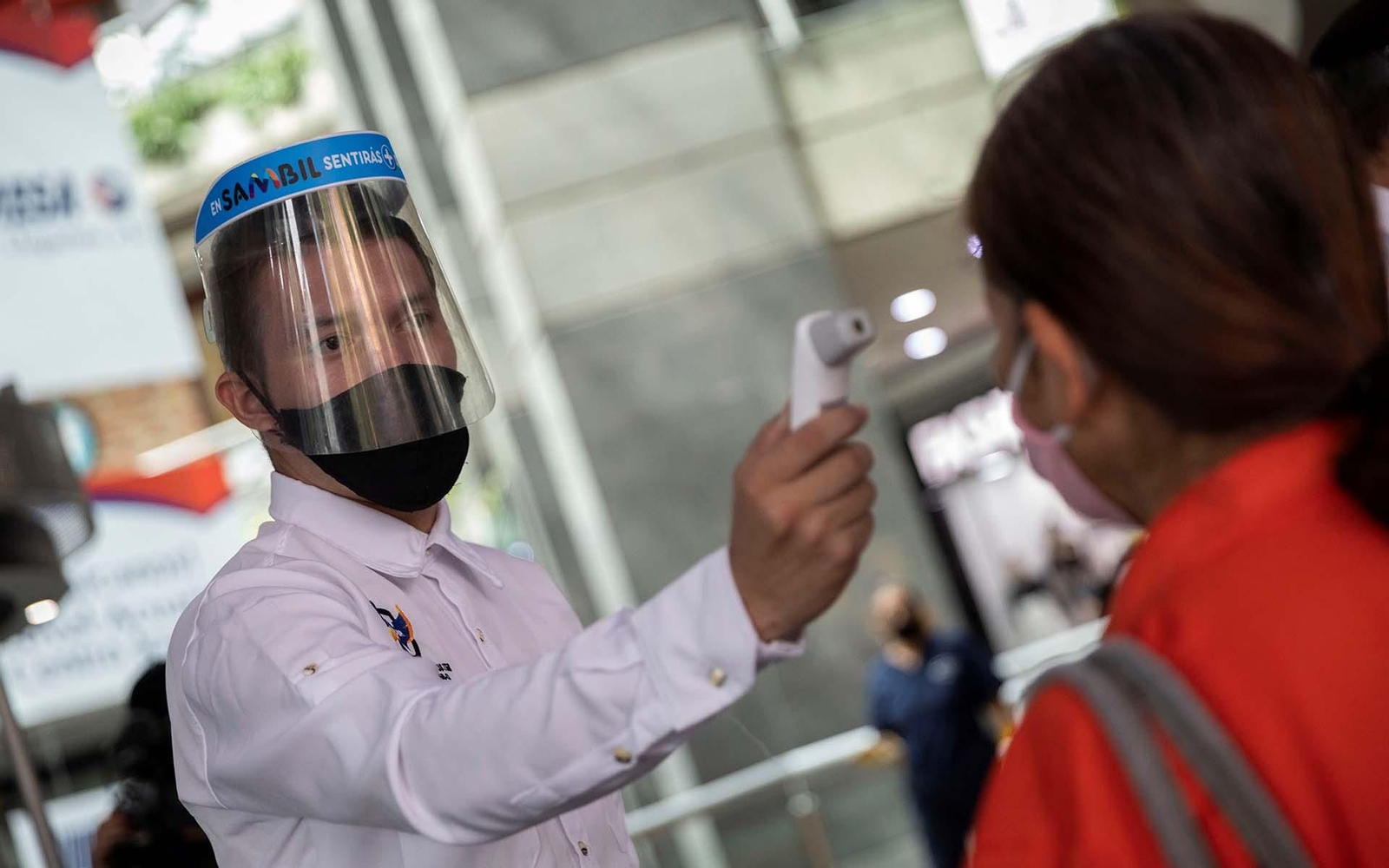 Venezuela comenzó una nueva semana de desescalada de la cuarentena con un formato de tres tipos (radical, parcial y flexible). EFE/Rayner Peña/Archivo