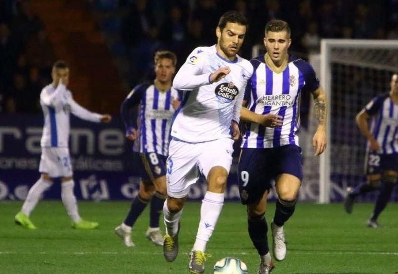 El Deportivo encajó un gol a los siete minutos en El Toralín.