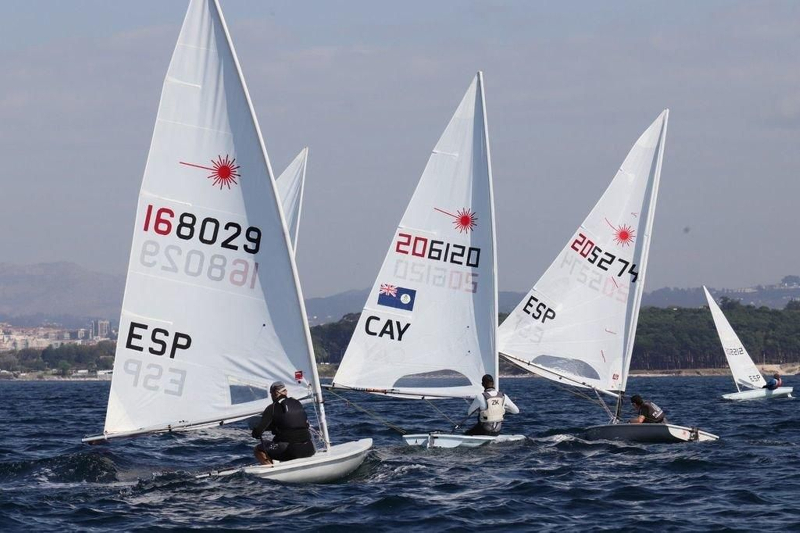 Un momento da regata de onte na Ría de Vigo.