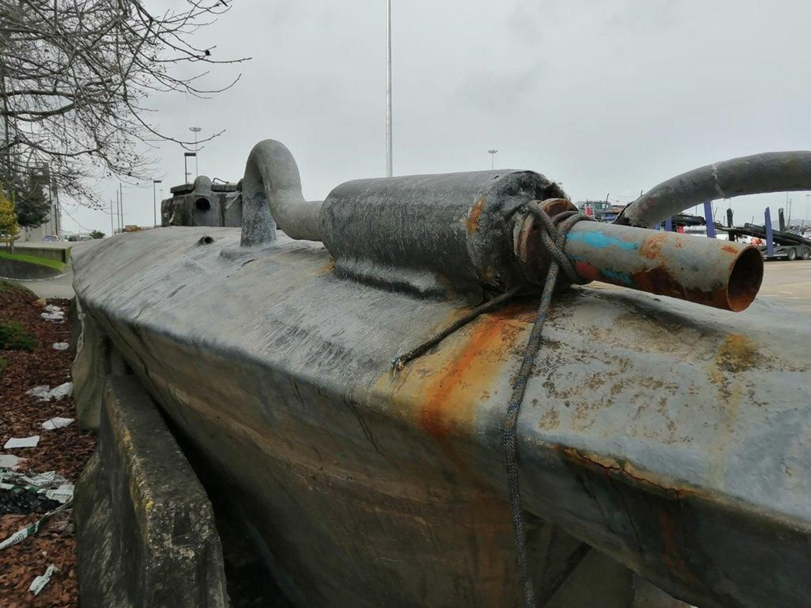 El narcosubmarino en las instalaciones de Zona Franca en Vigo 7