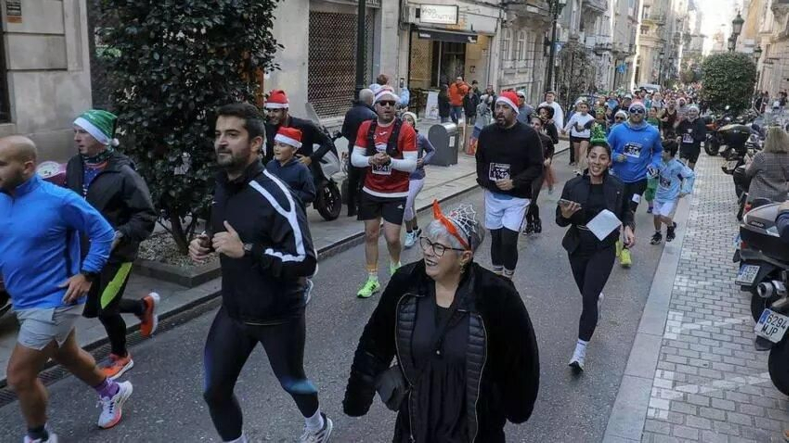 Galería | Vigo corre la San Silvestre 2024 entre multitud de disfraces