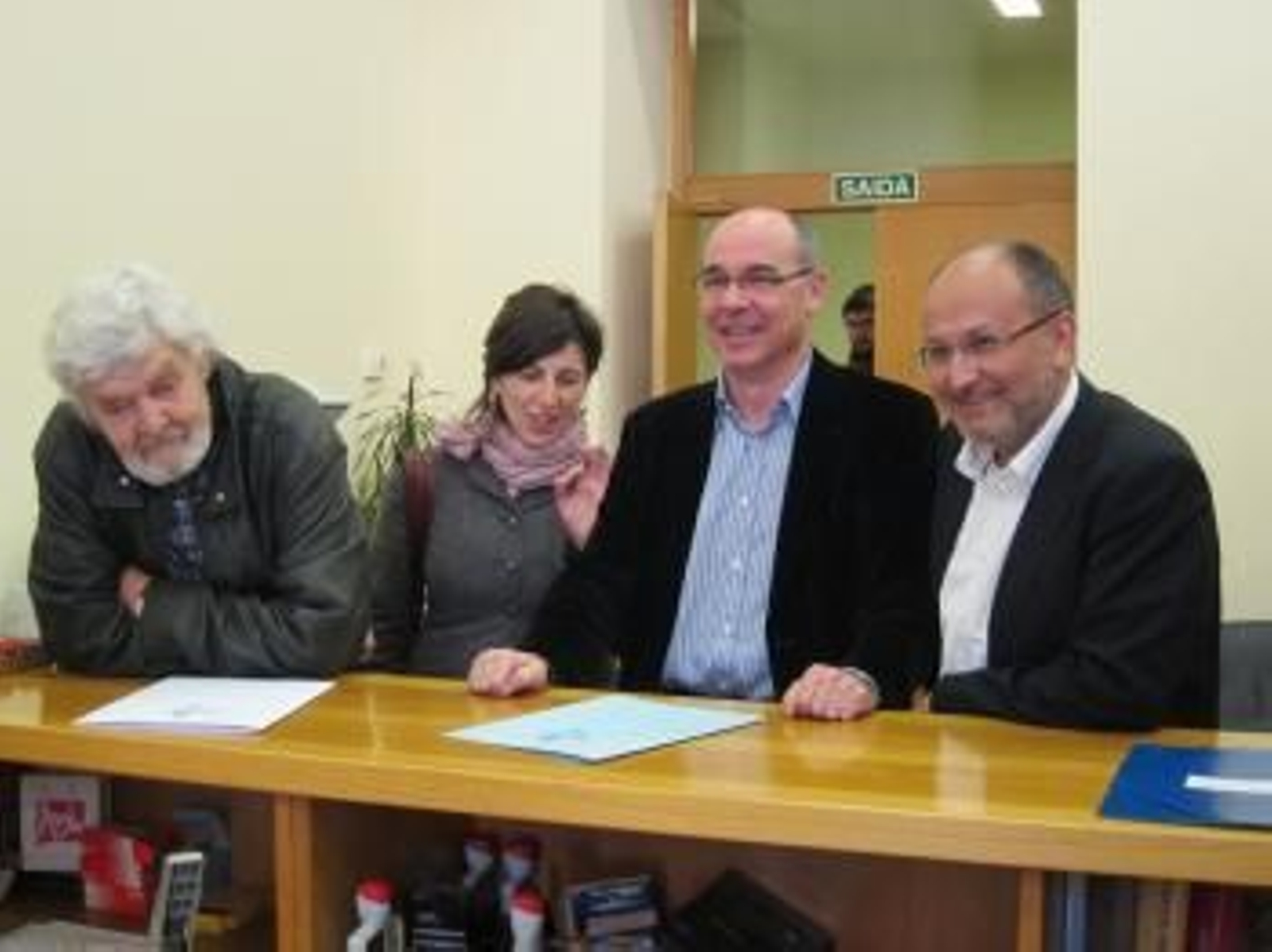 Registro iniciativa para petición de comparecencia de feijóo en el parl amento de galicia para que explique la repercusión de la corrupción.