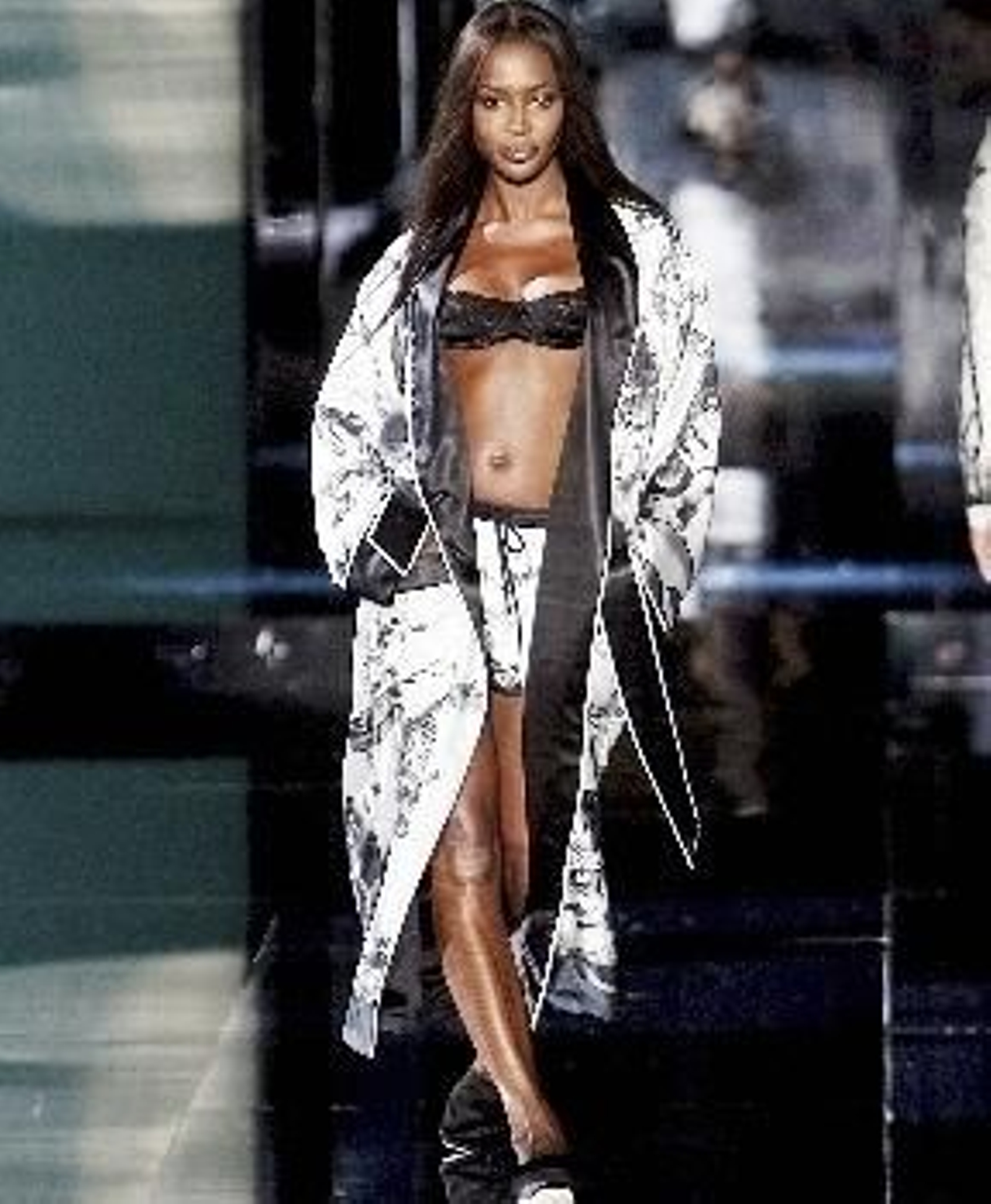 La modelo británica Naomi Campbell luce un modelo de Dolce Gabbana (Foto: efe)